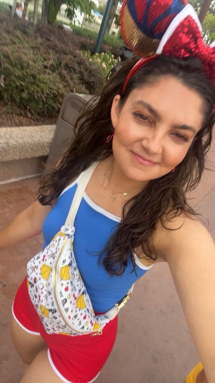 Snow White outfit. Disney bound. Disney fashion 