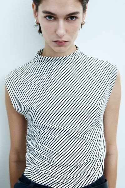 Mock Turtleneck Crop Top - Light green - Ladies | H&M US | H&M (US + CA)