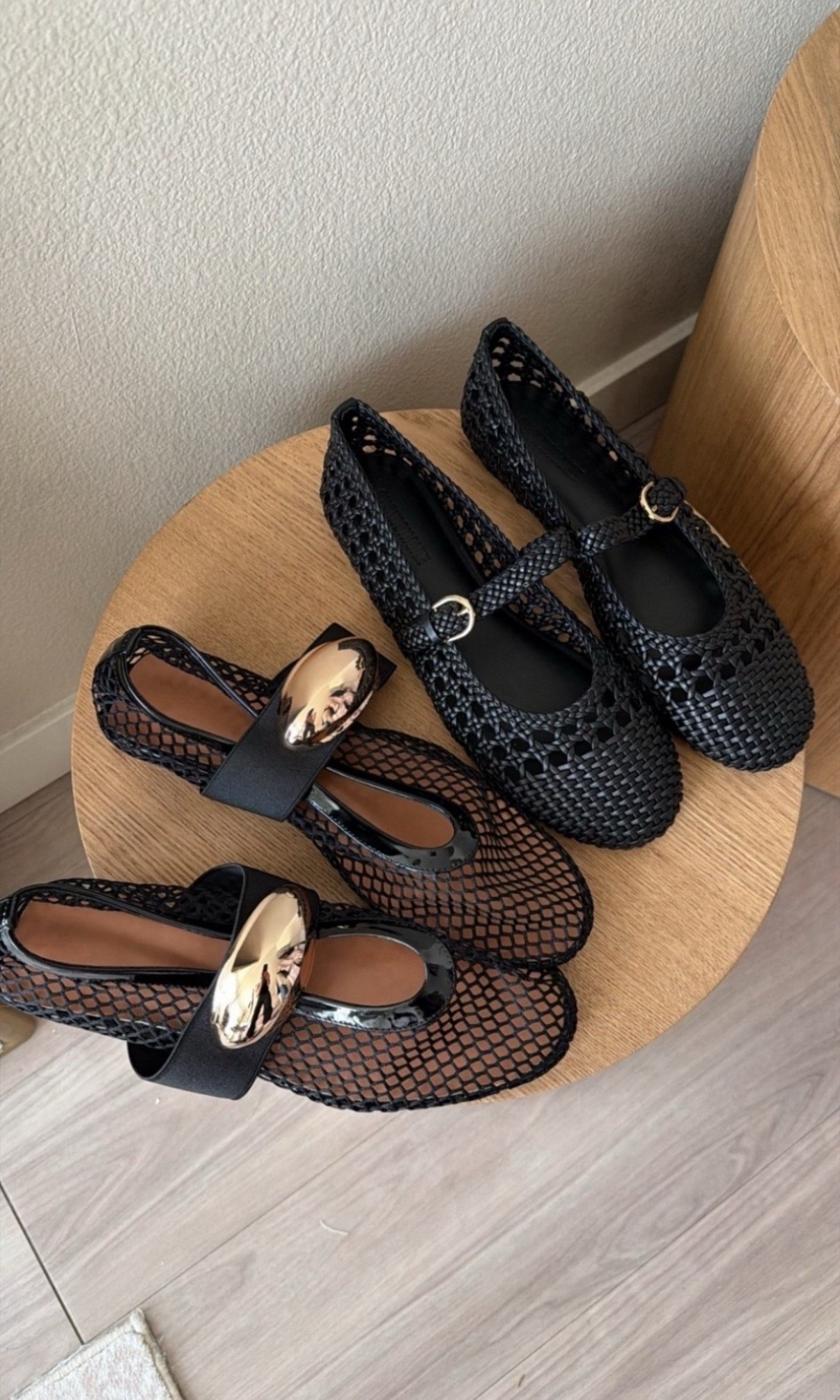 mesh ballet flats.  black flats.  workwear shoes. spring shoe a