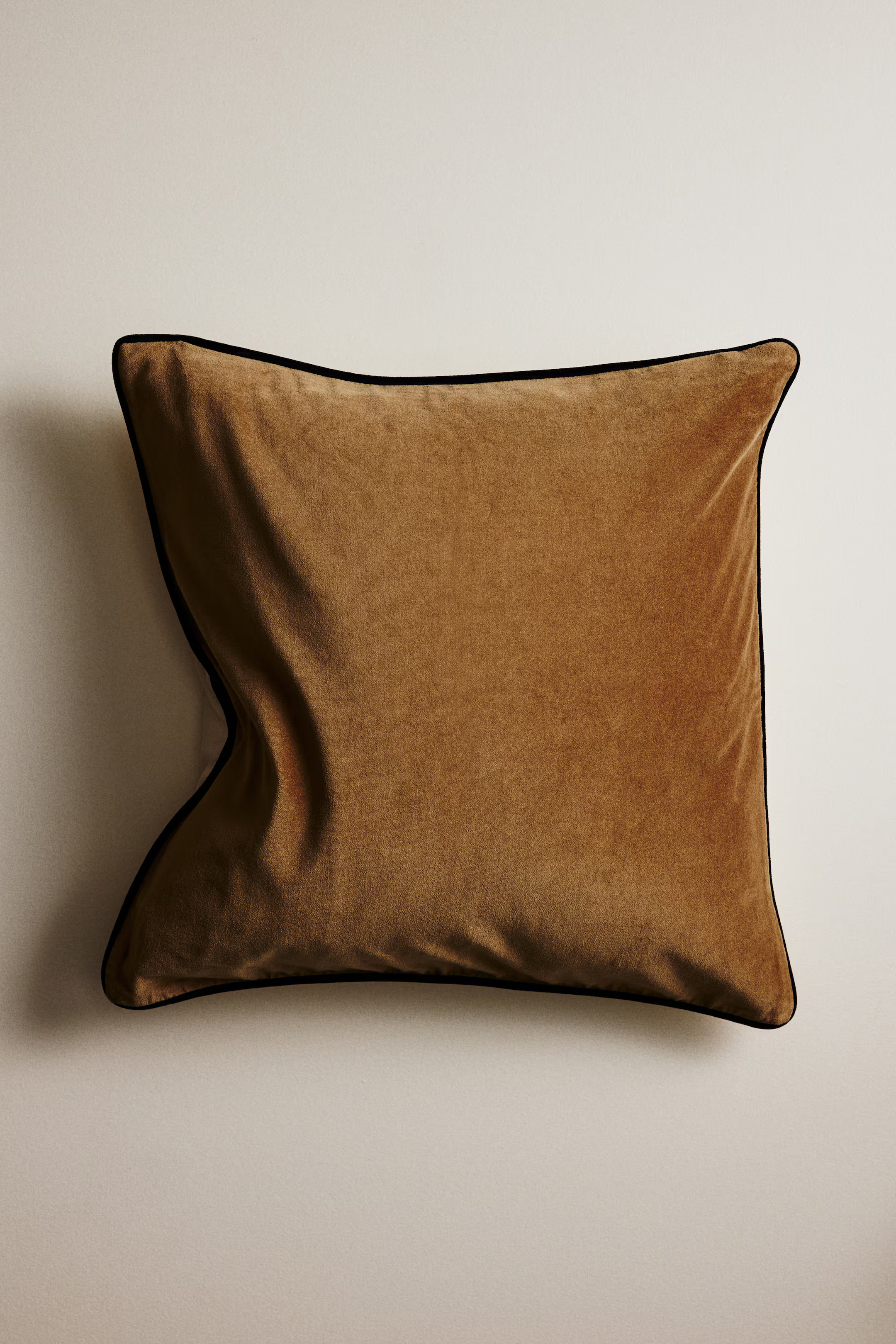 Piping-Detail Velvet Cushion Cover | H&M (US + CA)