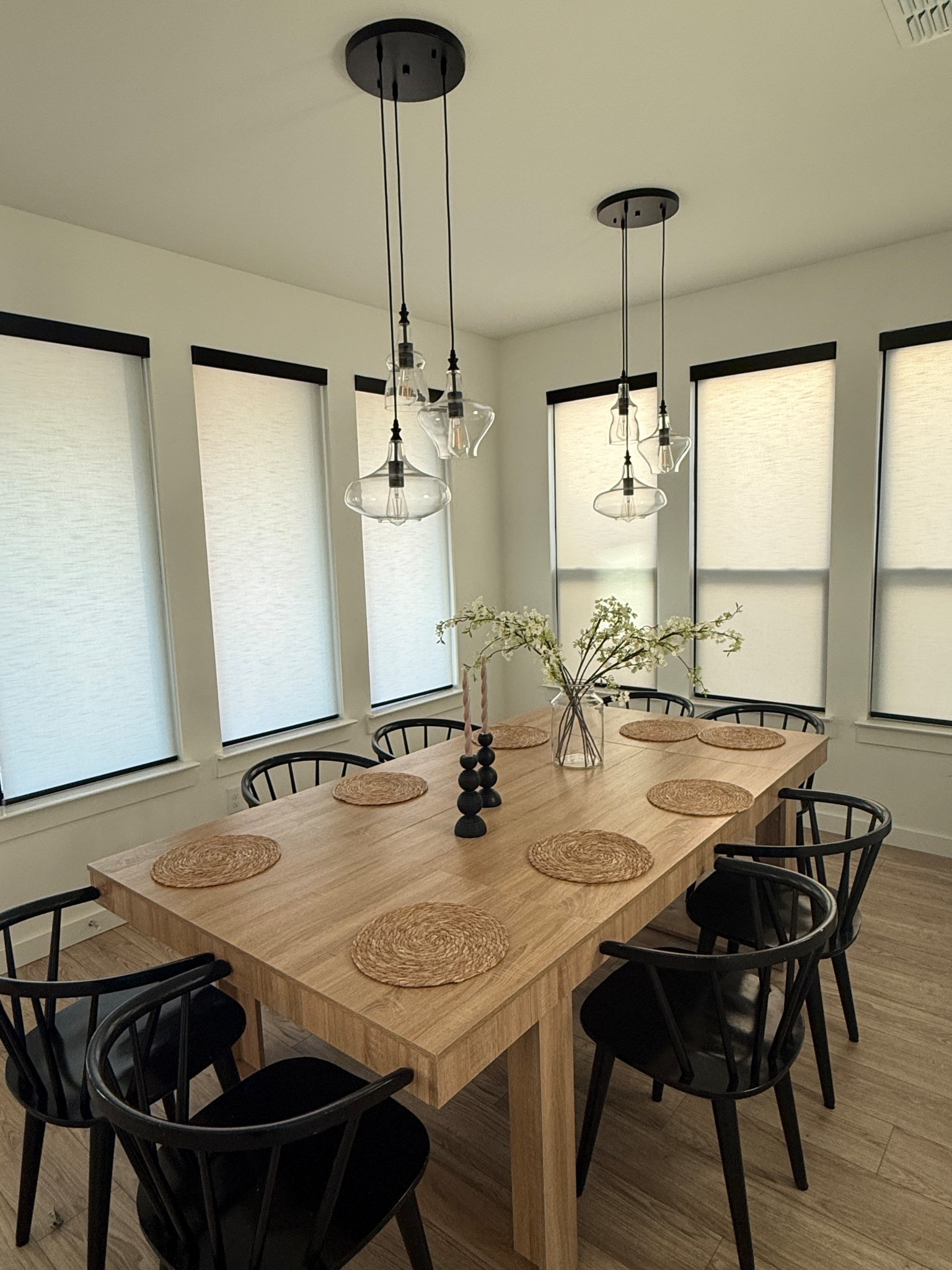 Kitchen views, kitchen hen table, kitchen pendants 

#LTKHome