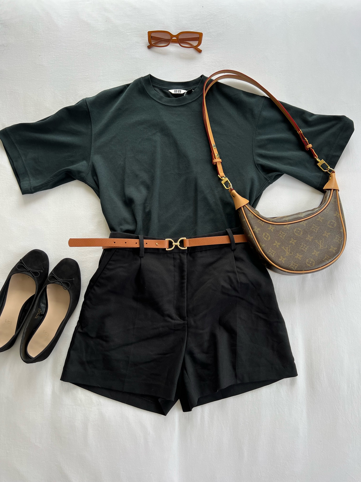 Transitional Spring Outfit - Uniqlo airsim top, black trouser shorts, ballet flats