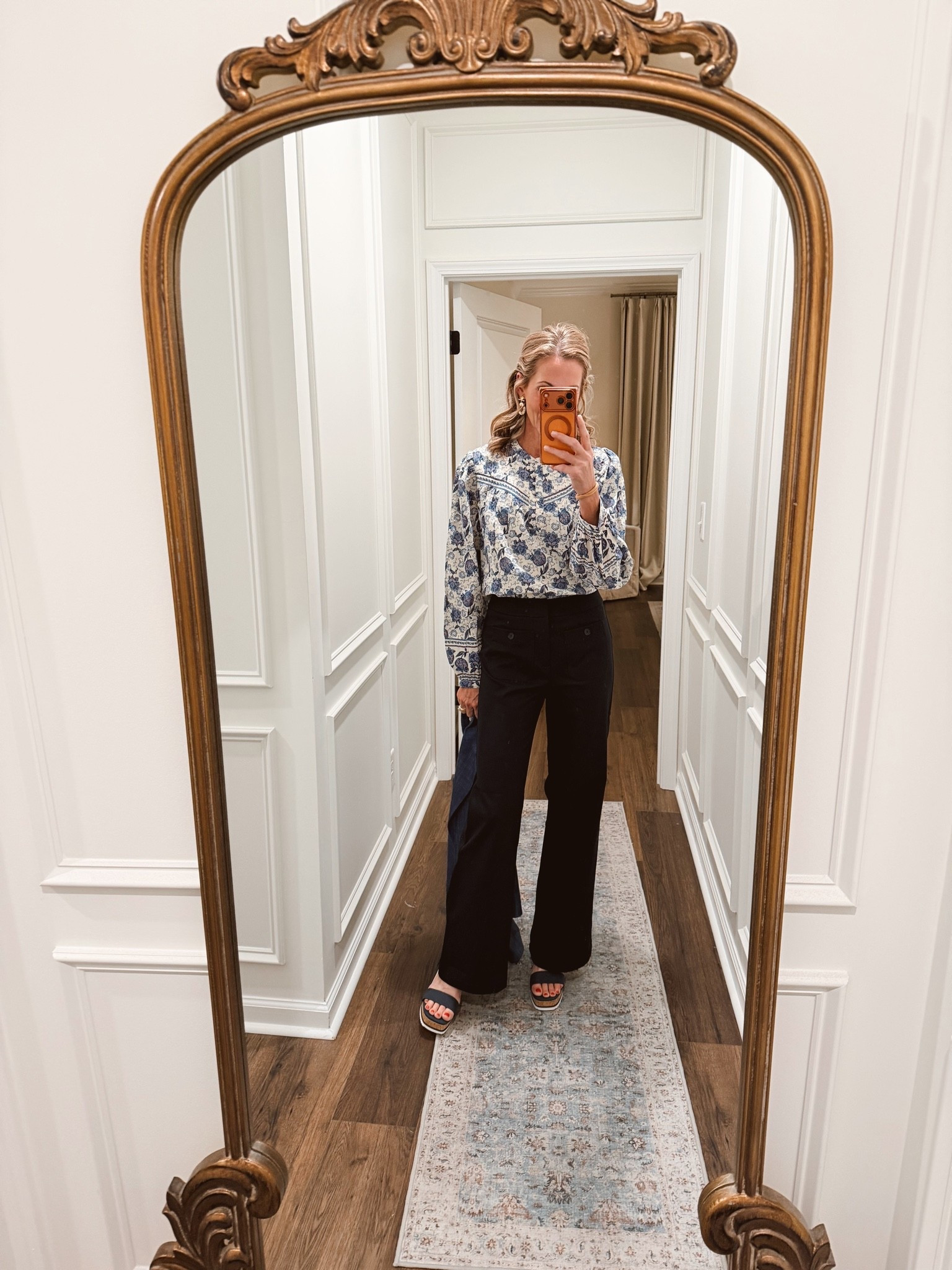 Today’s outfit of the day is this @Walmart top size extra small and these @Target  pants size 0.