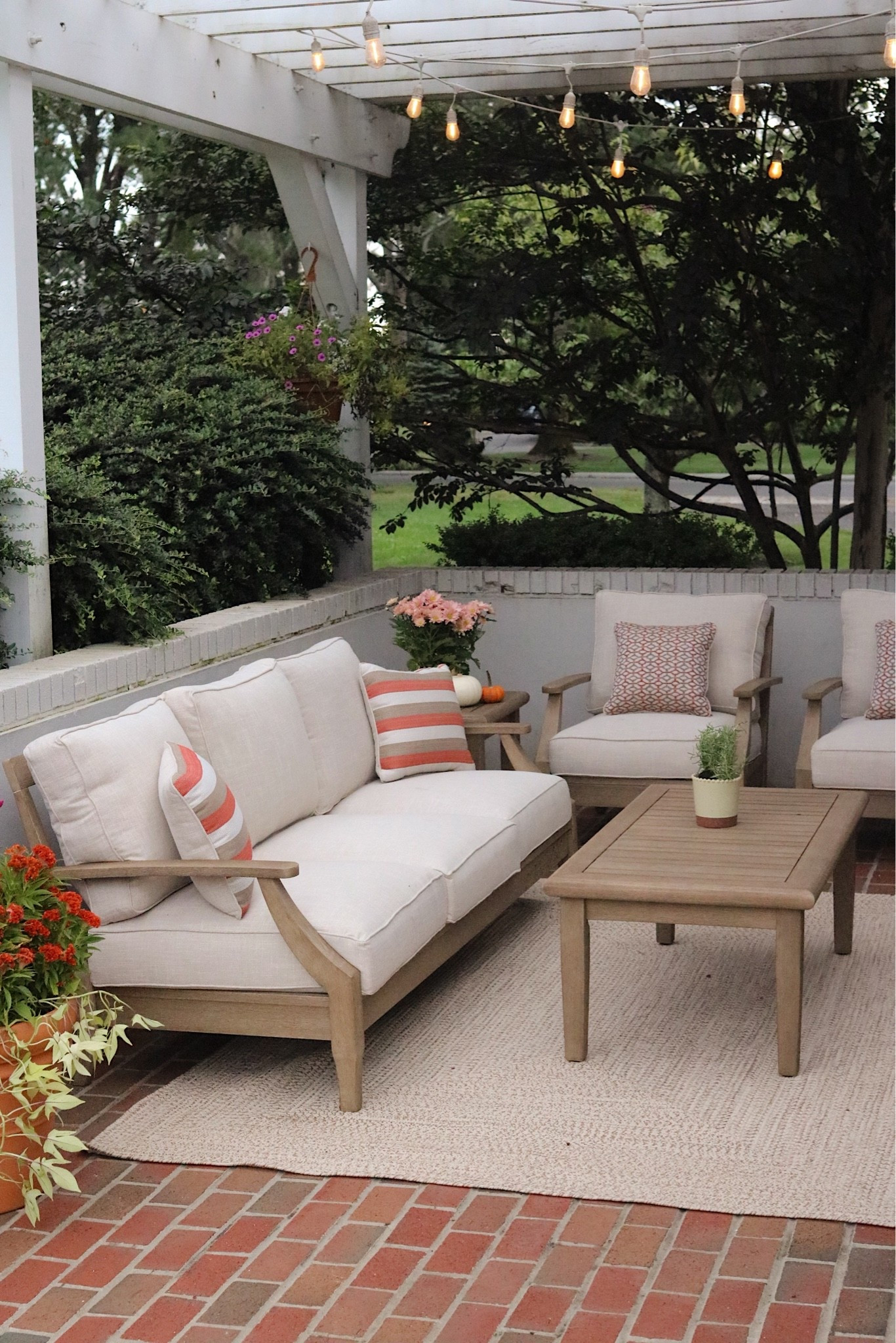 outdoor seating area

#LTKSeasonal #LTKHome
