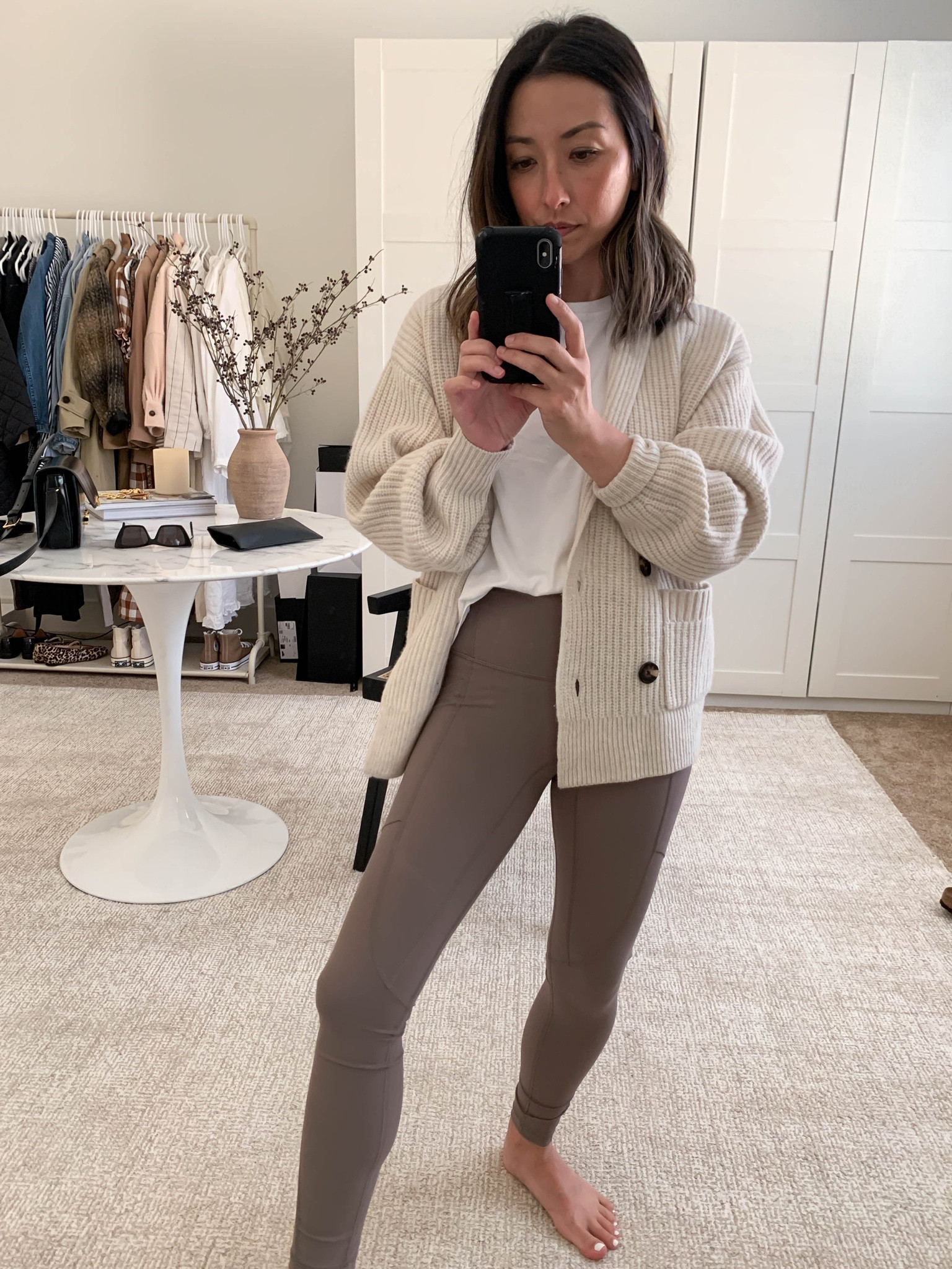 Everyday #ootd at home. Home outfit ideas. Cardigan is old but it’s my favorite! Hoping Everlane brings something back this year. 

Cardigan - Everlane xs (old)
Tee - Everlane medium
Leggings - Everlane xs
 