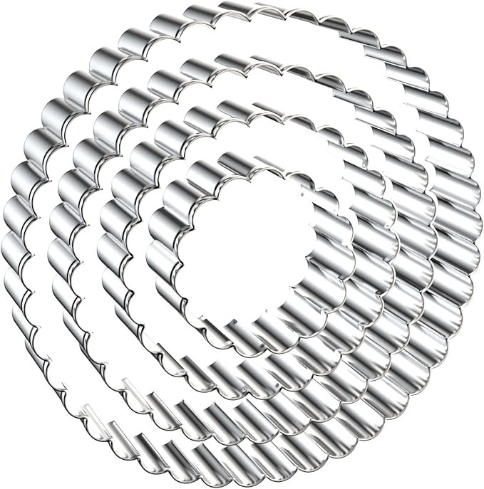 Fluted Round Cookie Cutter Set Large - 5 Inch, 4 Inch, 3 Inch, 2 Inch - Scalloped Edge Wavy Circl... | Amazon (US)