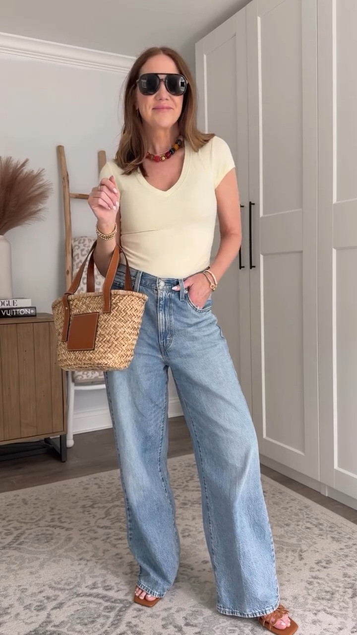 This 90% cotton / 10% spandex seamless tee is the answer to my summer prayers! It has a built in bra with sewn in pads that do not budge, great length and comes in TONS of colors. Not even a little bit see through and truly bulge-free. Perfect on its own or for layering. Sizes XS-XL and I’m in a medium. Also comes in a crew neck style.

#amazonfashionfinds #amazonmusthave #amazon2026 #wardrobebasics #styleover40 

Amazon fashion find, Amazon must have 2026, wardrobe basics, over 40 style, capsule wardrobe, cotton seamless tee, casual spring style, mom style, mom must have

#LTKmomlife #LTKgrwm #LTKOver40