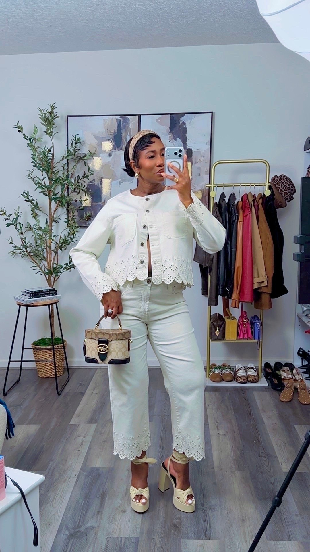 Spring ootd…
Something for the neutral queens. This set is so good. Can’t get over the embroidered eyelet details on the hems. 
Size xl jacket
Size 12 jeans


#LTKSeasonal #LTKspring #LTKootd