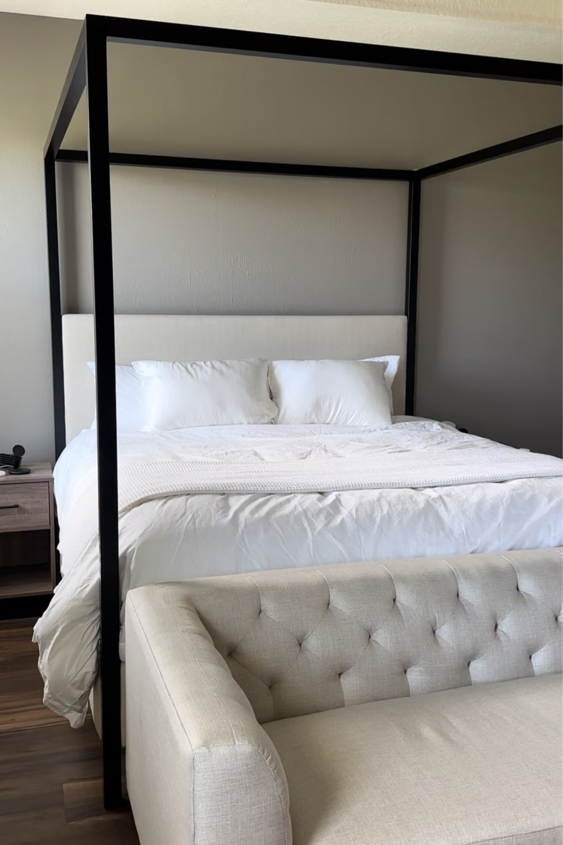 New Bed and reading area! 
.
I think I also figured out the “hotel bed” 😍 #newhome #roomdesign #bedroomset

#LTKHome