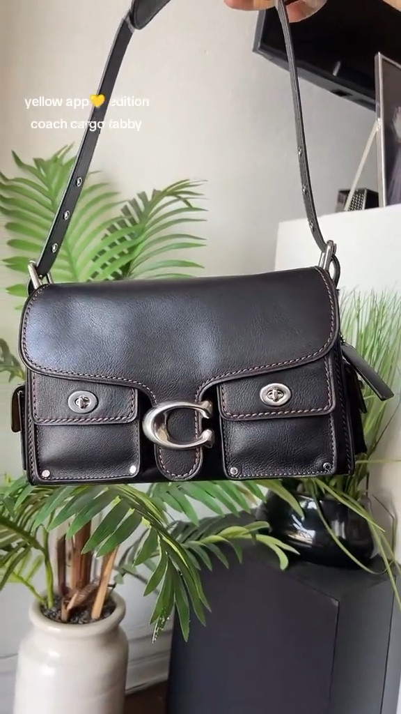 Link➡️ • https://sale.dhgate.com/qvaza116 • This is one of those bags that looks good and holds everything 🖤👜
#LTKbags #LTKfinds #LTKstyle #LTKunder200

#LTKFindsUnder50 #LTKSaleAlert #LTKFindsUnder100