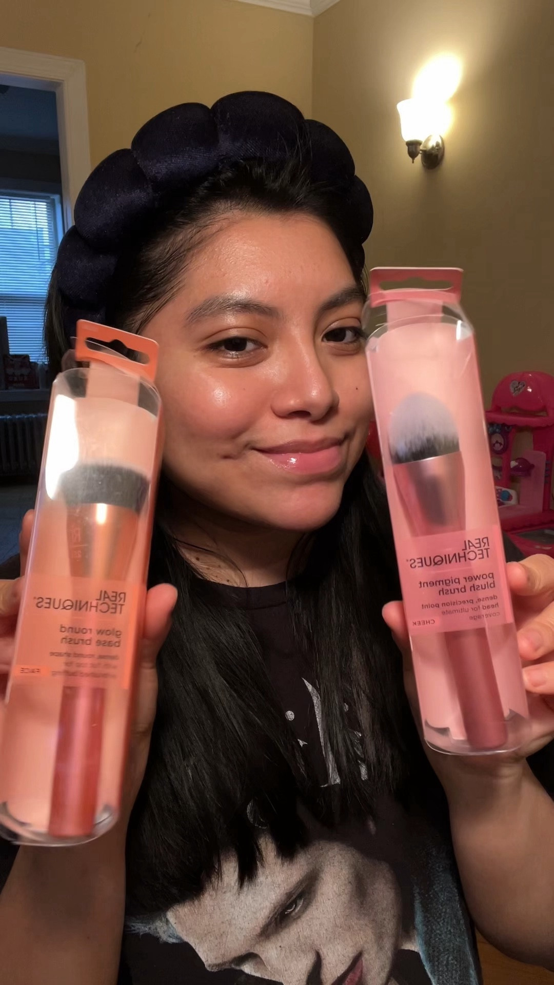 Loving the real techniques foundation and blush brush❤️

#LTKMostLoved #LTKbeauty #LTKVideo