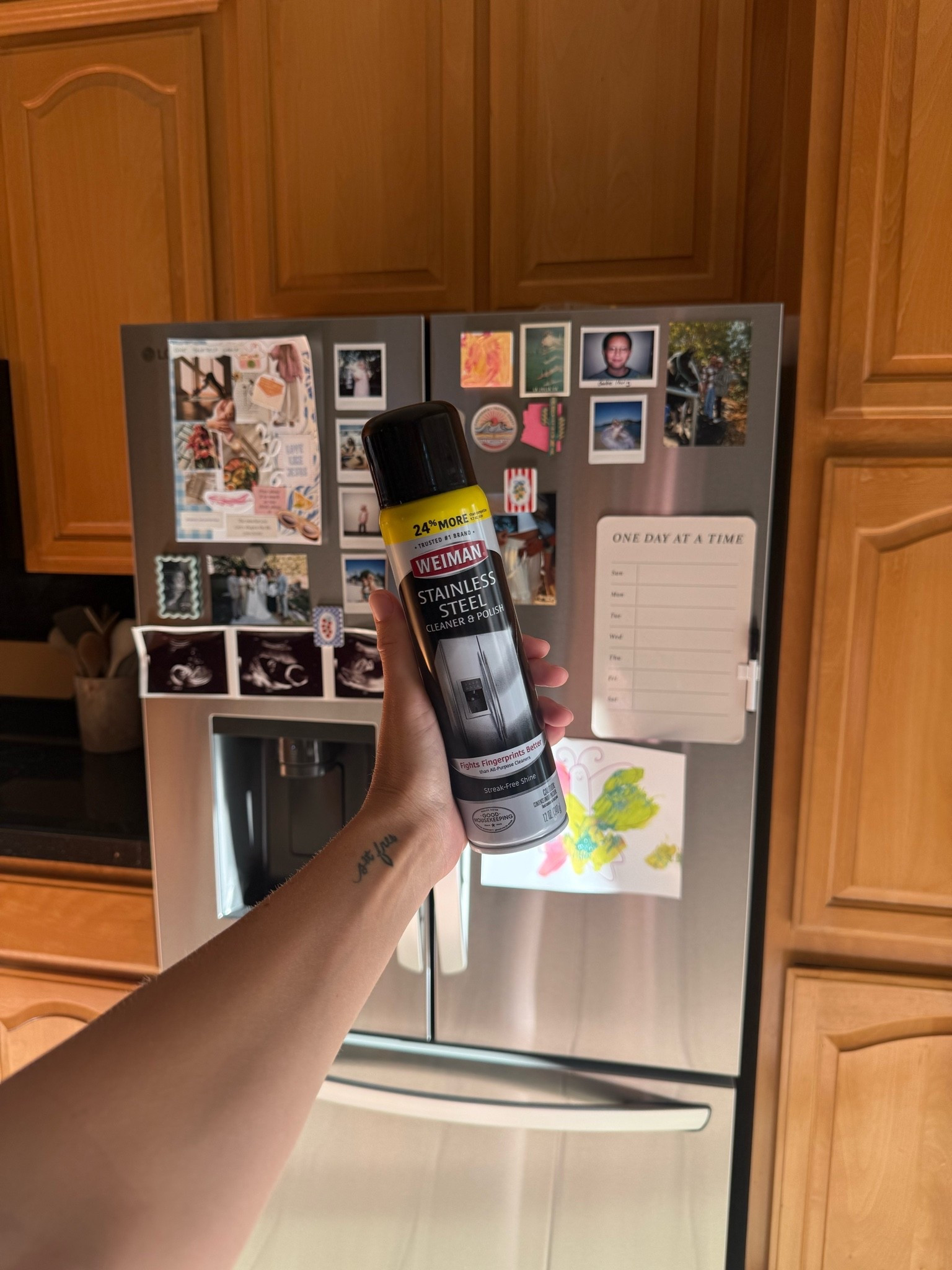 Hands down my favorite stainless steel cleaner! Takes all of the smudges off my fridge, dishwasher, and microwave and makes it look NEW! ✨