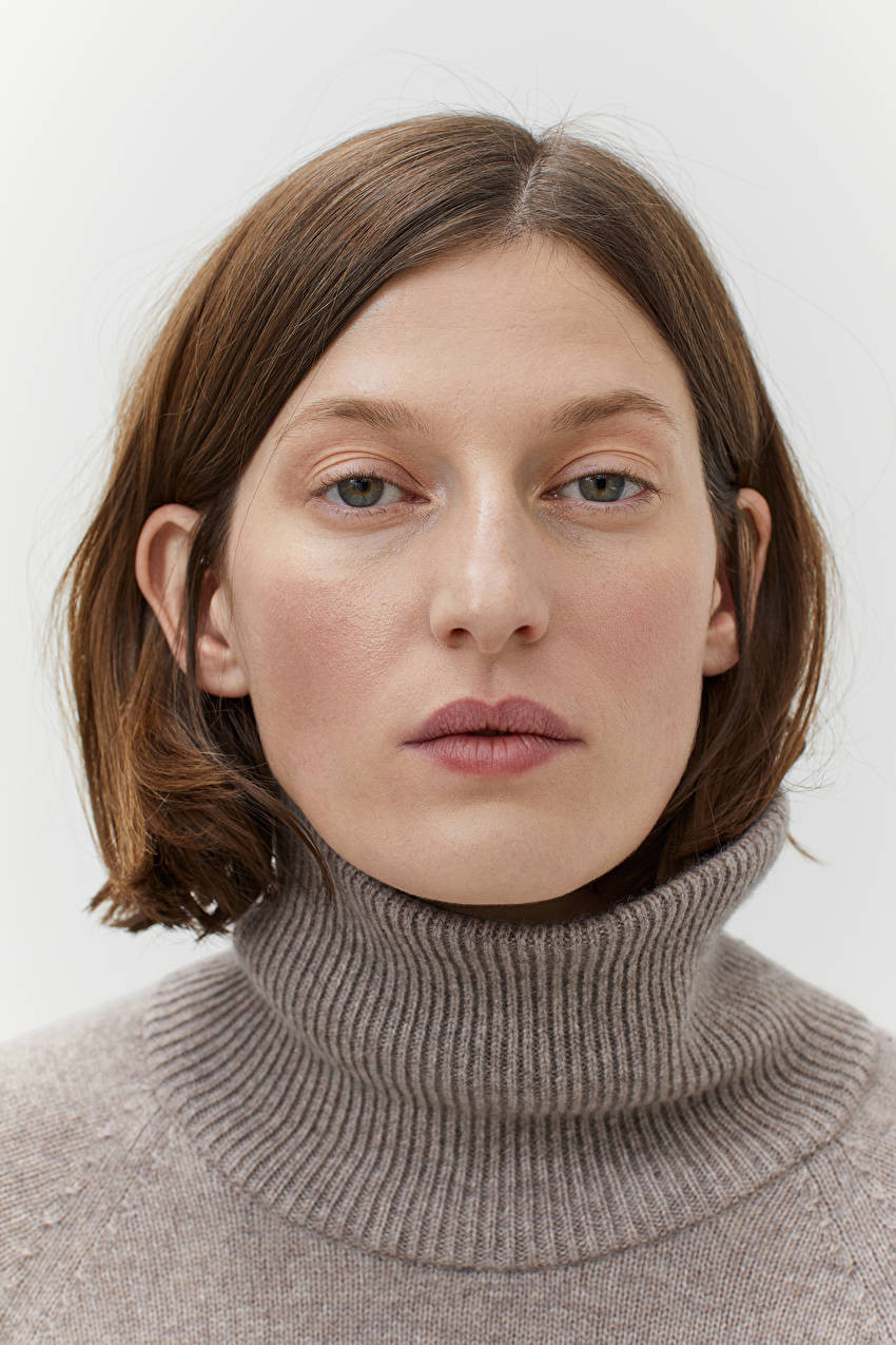 Cashmere Turtleneck Jumper | ARKET (US&UK)