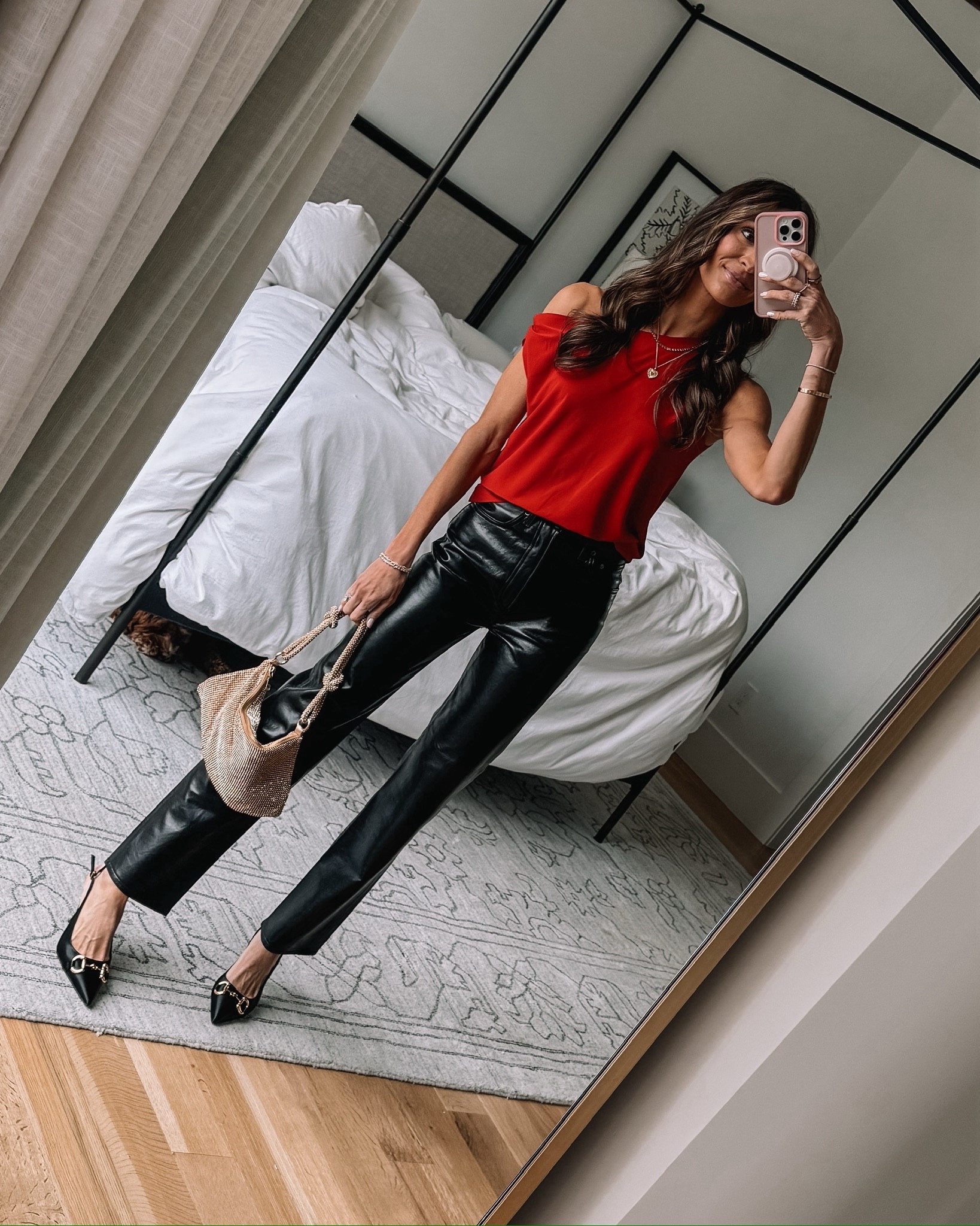 perfect red top for valentines day! ❤️


#vday #valentines #datenight #redtop 

#LTKStyleTip