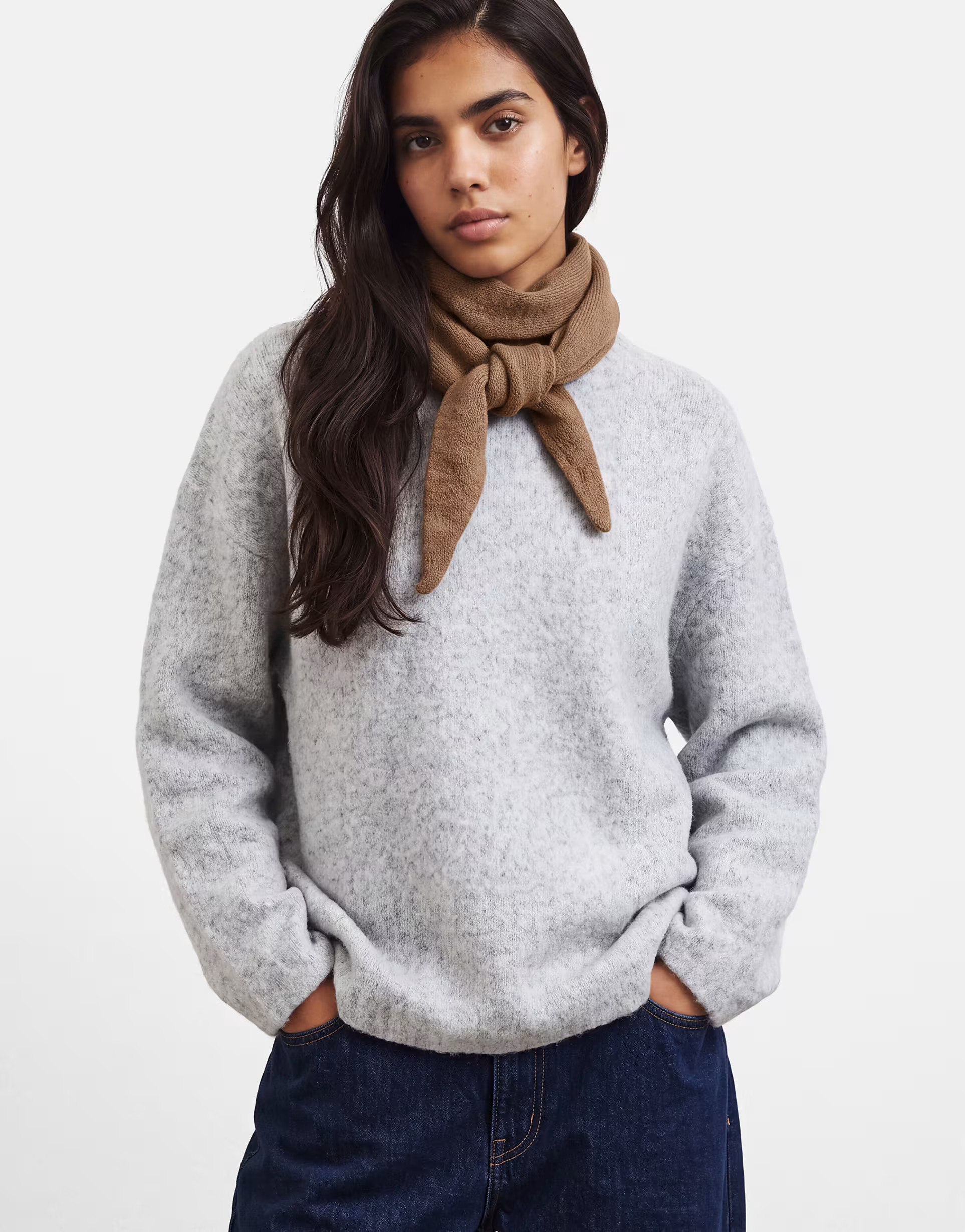 Pieces kleiner gestrickter Dreiecksschal in Morchel | ASOS (Global)