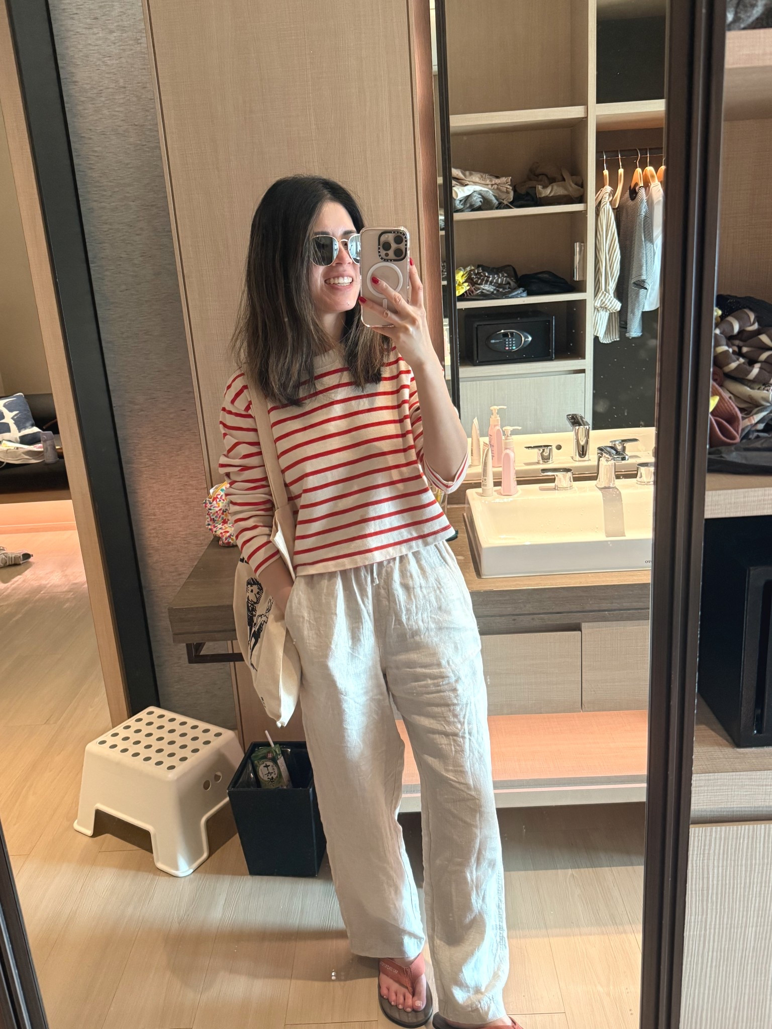 Sezane top: tts. In a xs 
Full length linen petite friendly pants. In regular xs

#LTKspring #LTKcanada