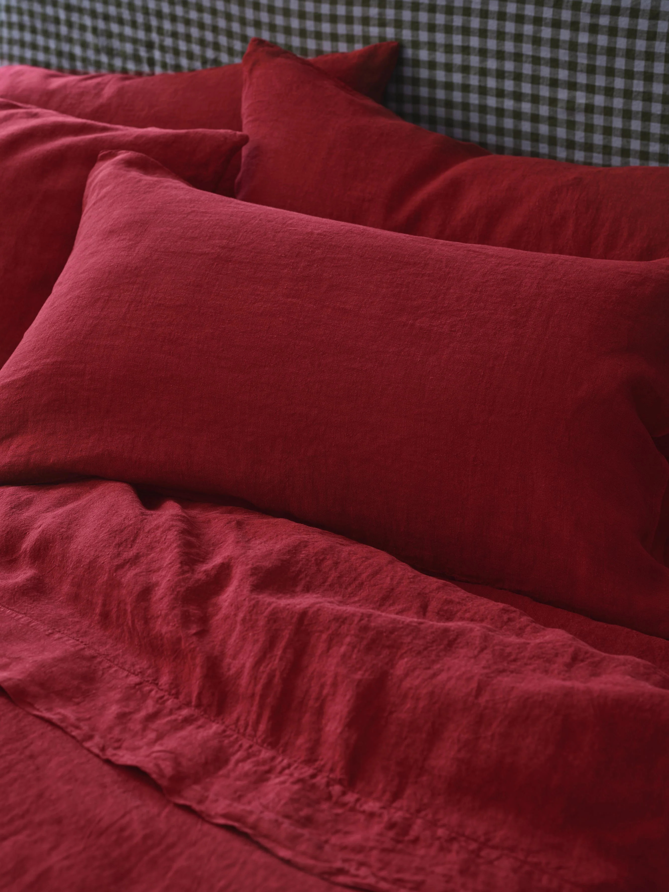 Rhubarb Linen Blend Pillowcase (Pair) | Piglet