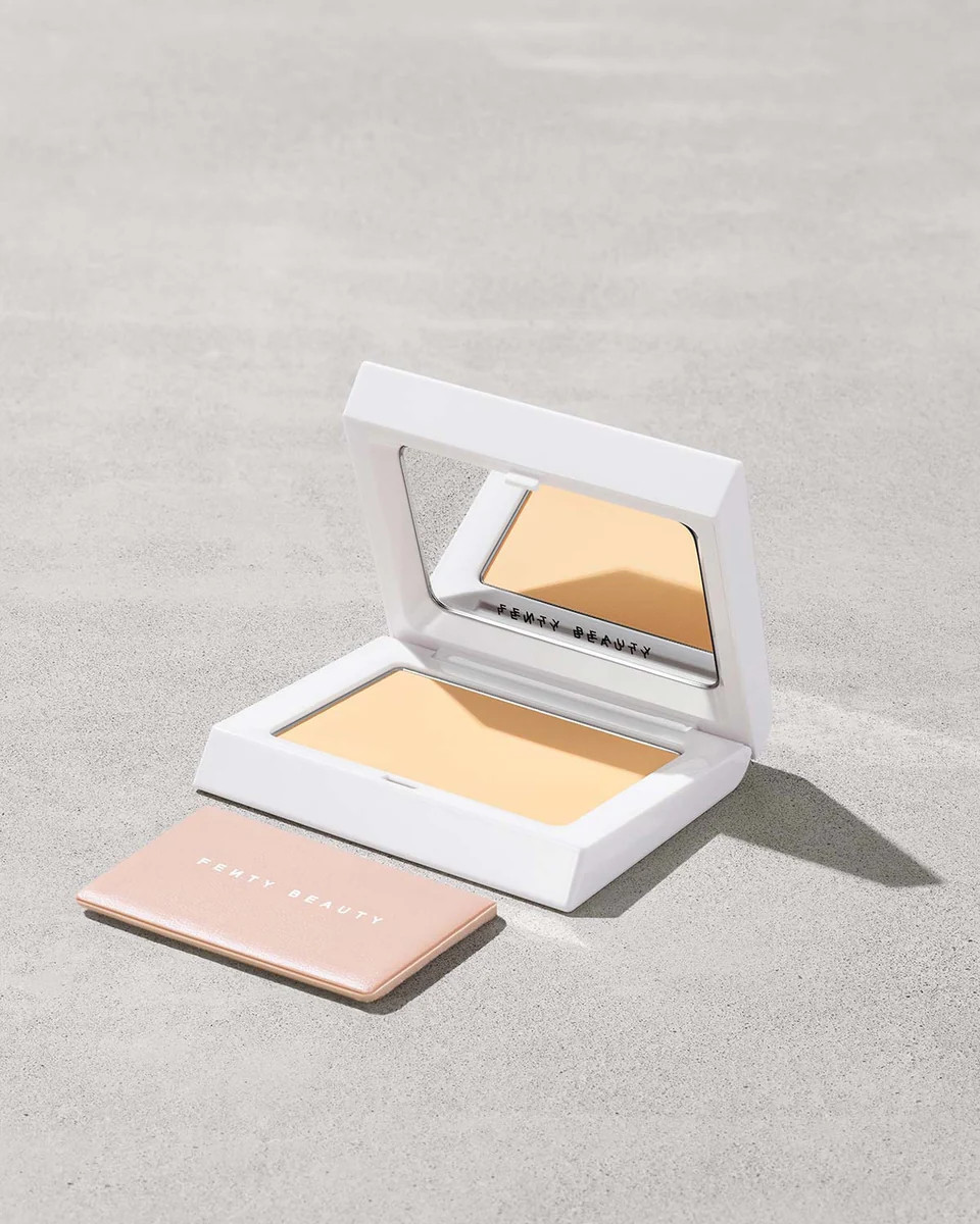 Bright Fix Instant Brightening + Blurring Powder — Banana | Fenty Beauty