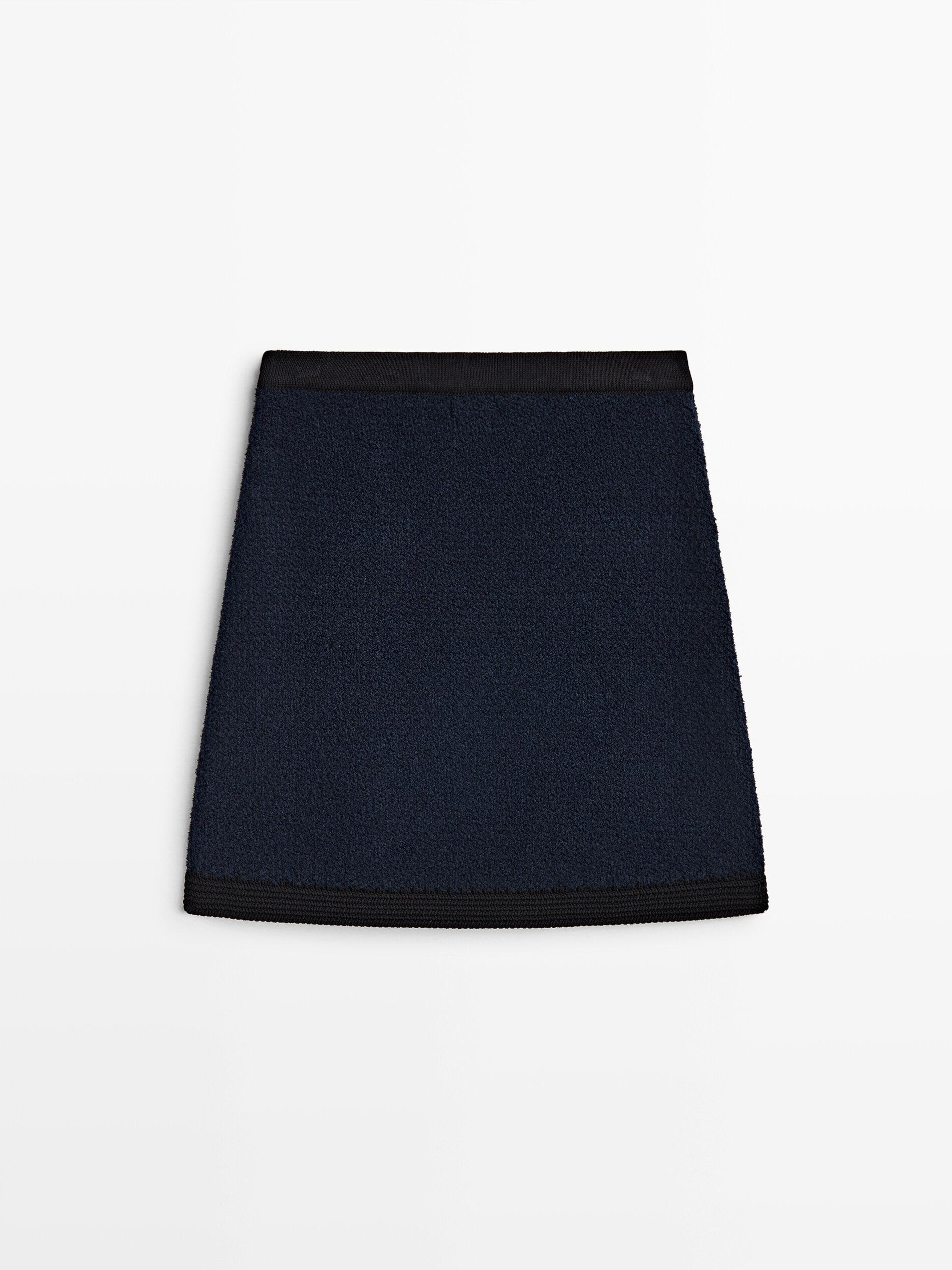 Mini-Strickrock mit Strukturmuster und goldfarbenen Knöpfen | Massimo Dutti DE