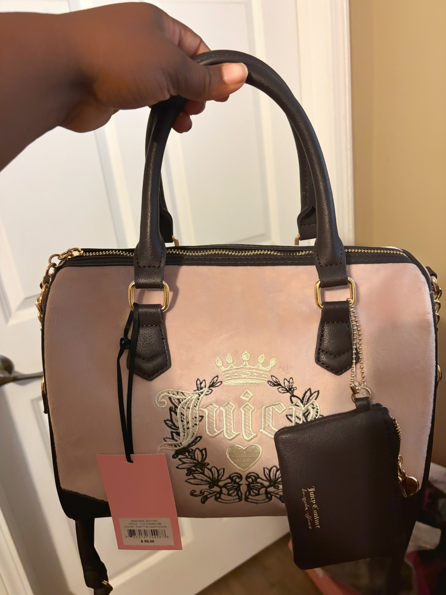 I love my Juicy Couture Bags.

#LTKItBag #LTKOver40 #LTKPlusSize