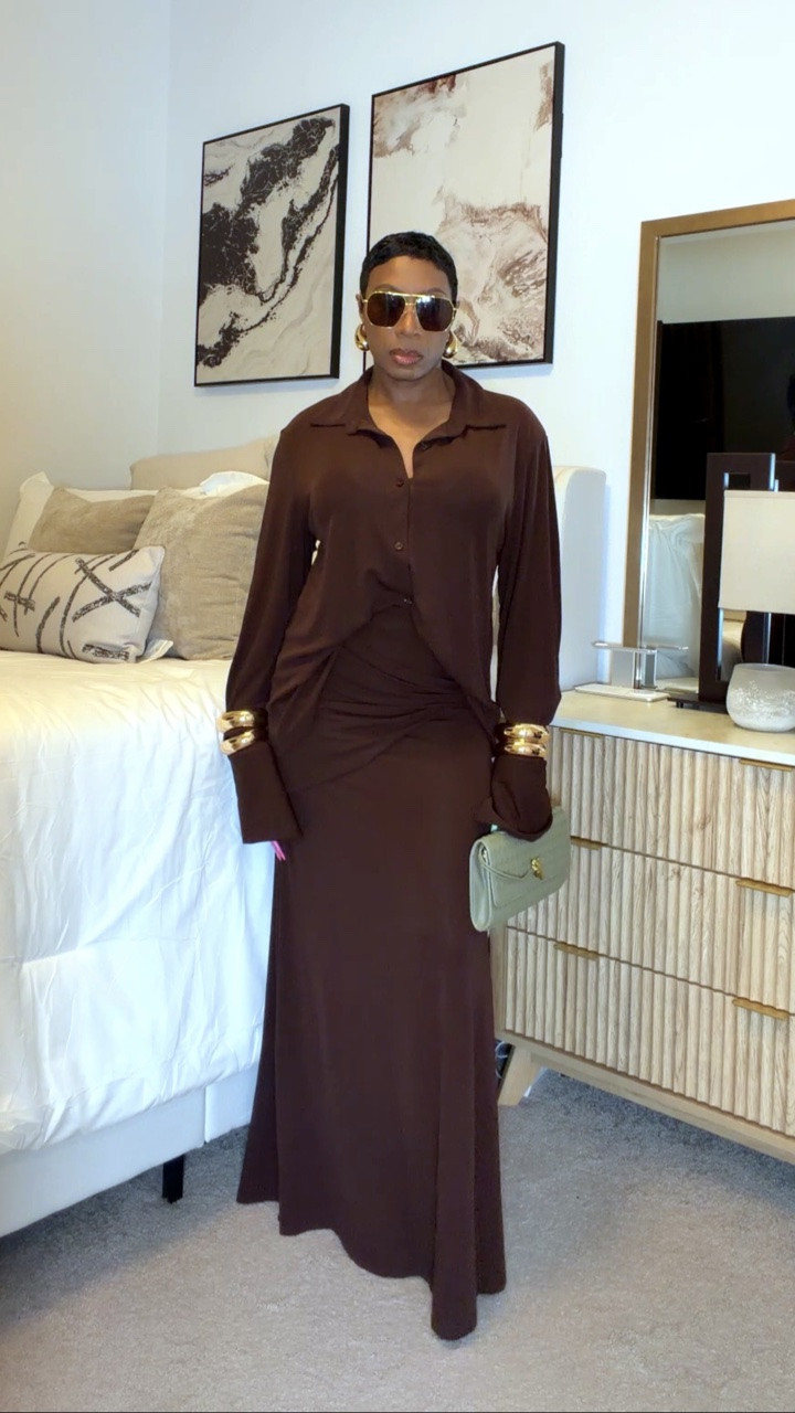 If you want an easy 2 piece set, this is a good one. It’s really soft and lightweight for the hotter weather. It will also travel well because it doesn’t really wrinkle.