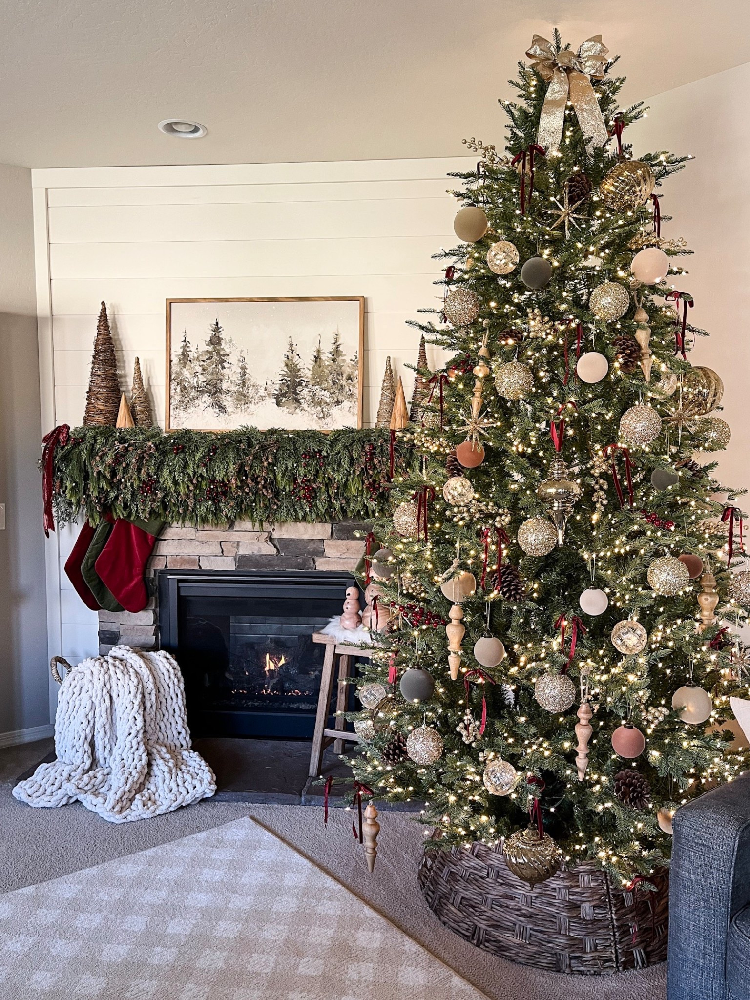 Christmas tree 2025!
Follow @lifeinmyarizonahome on Instagram for more holiday ideas and inspiration. 

#christmastree #christmasdecor #christmasornaments 



#LTKSeasonal #LTKHoliday #LTKHome