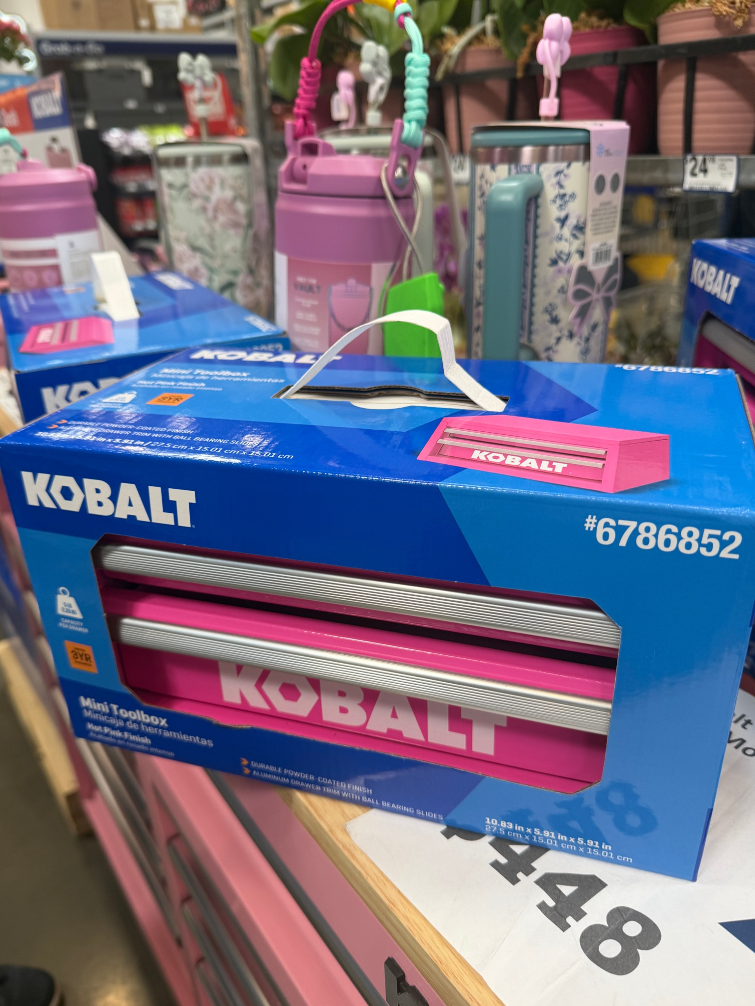 Cute mini toolbox for art supplies! 
