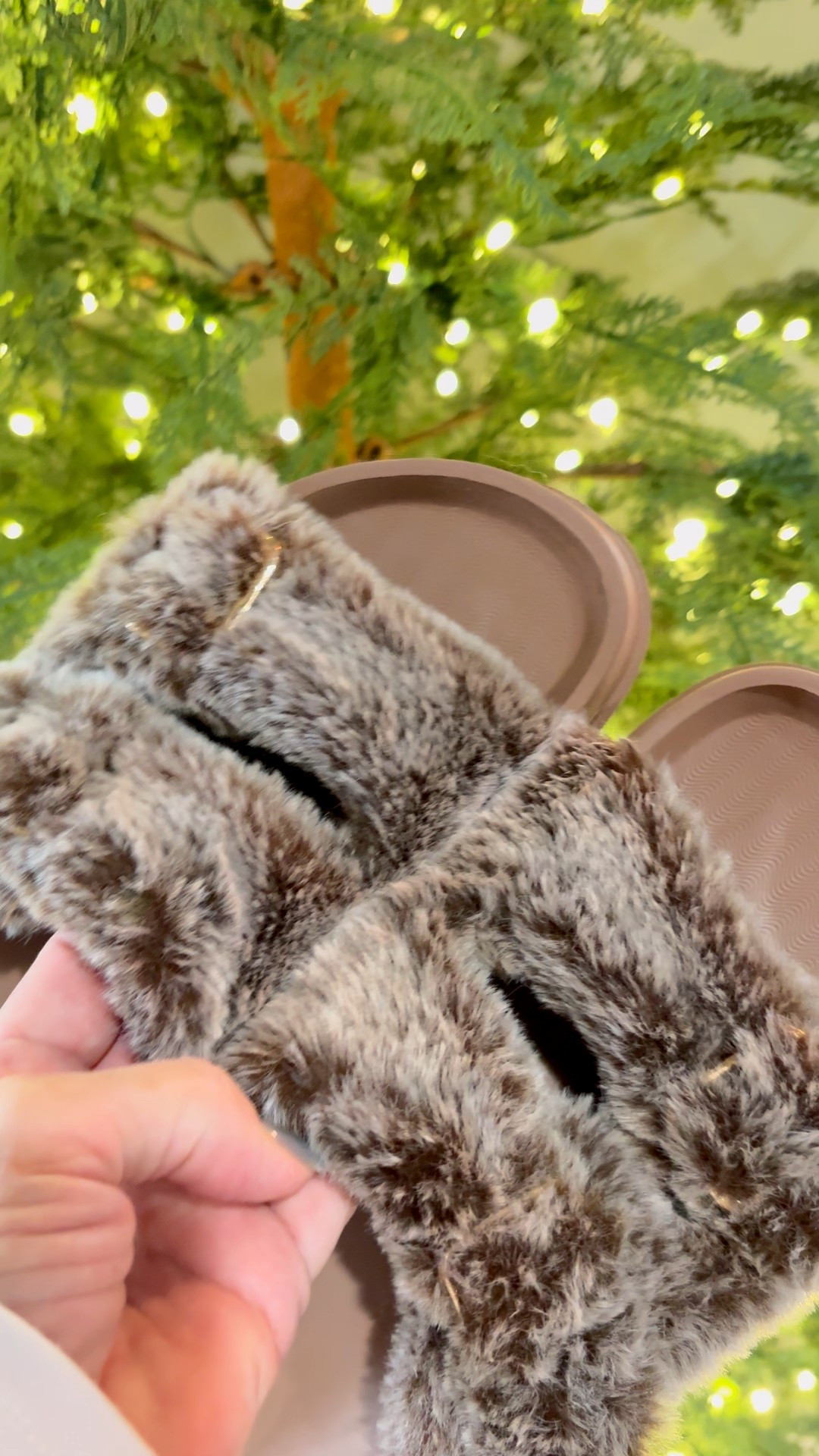 📣I have a SHOE problem !!!!  Slippers count!  So many color choices!!  I’ll be sharing these indoor/outdoor slippers all next week!!! 
📎 https://amzn.to/4oDMwIY

‼️Simply Comment Shop for the o #Itkhome #Itk #creators #dailystories #over50 #family
Hey there! Thank you so much for following me!!!
Your support means the world to me.
Watch Stories Daily
📎https://mave.ly/okwallyiseeyou
📎https://www.amazon.com/shop/
okwallyiseeyou
📎https://www.shopltk.com/explore/
okwallyiseeyou?tab=post

#LTKSeasonal #LTKShoeCrush #LTKGiftGuide