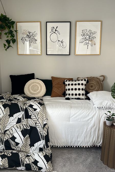 Loving this new comforter in our guest room! 
.


#LTKhome