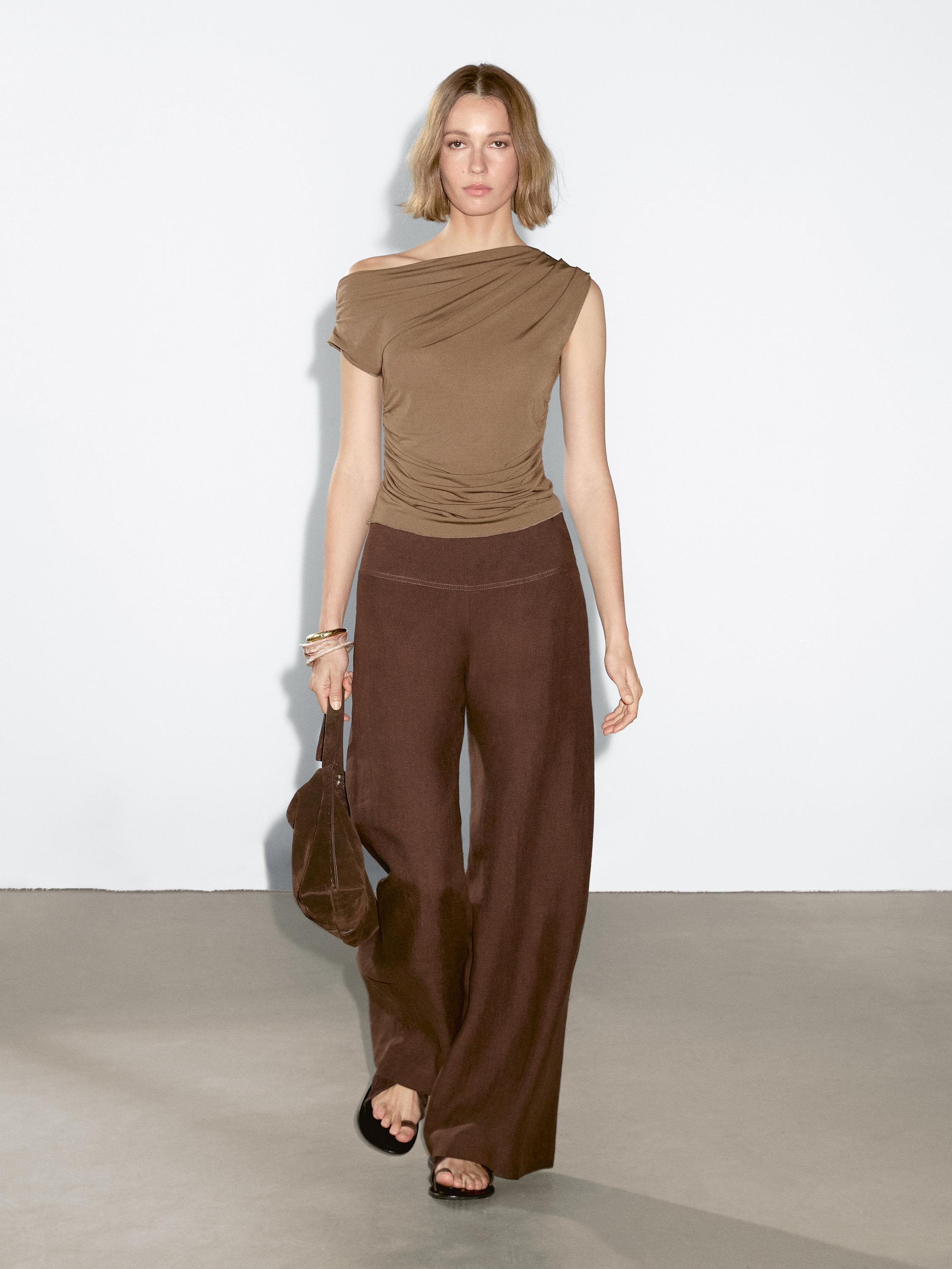 Asymmetrisches Top mit drapiertem Detail | Massimo Dutti DE