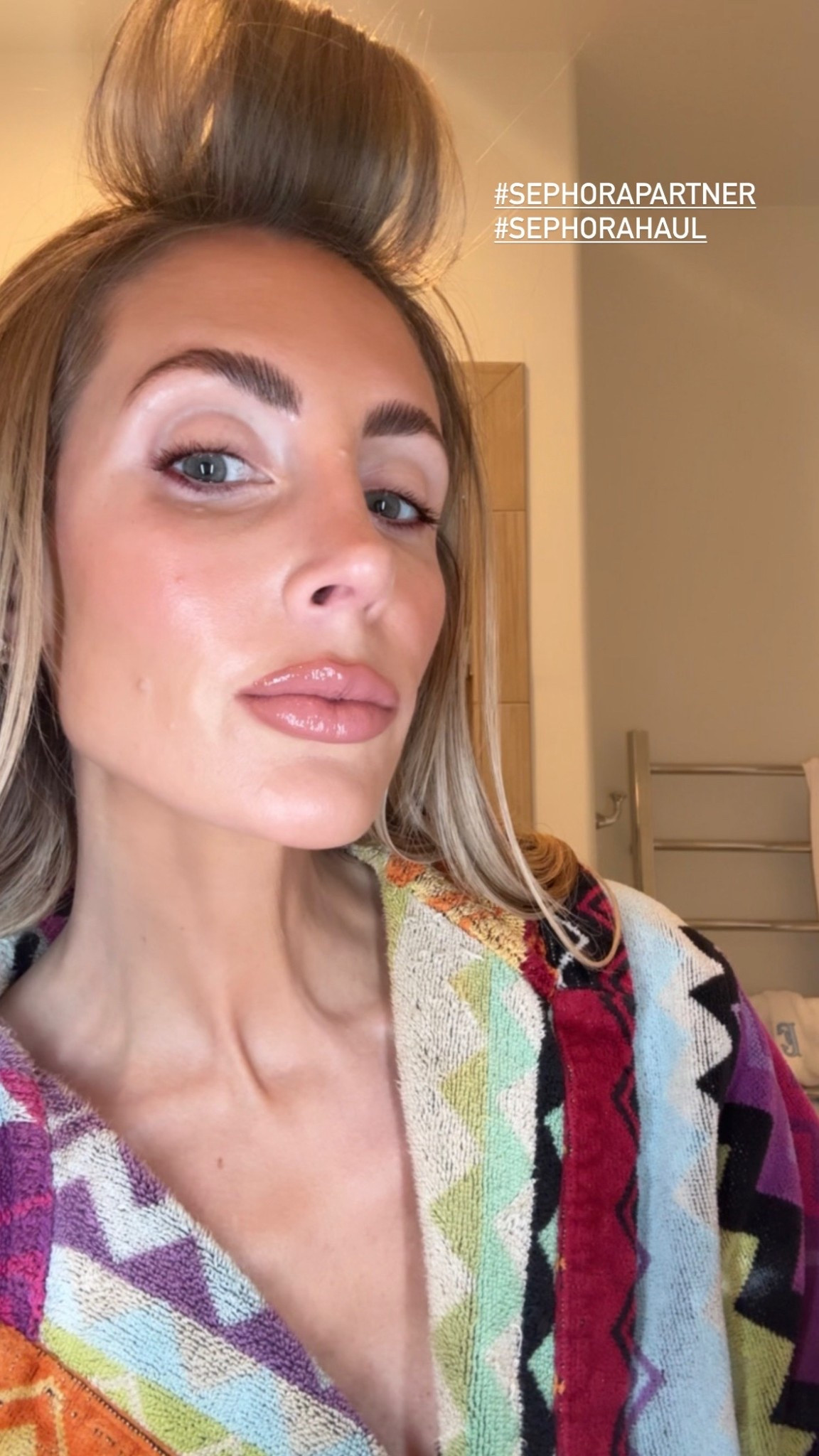 #sephorapartner My current lip combo that I keep reaching for. Simple, flattering, and works with any makeup look. I really love how easy it is to wear day or night. And shopping is easier than ever when you can buy online, pick up in store or get same day delivery! Make sure to join the Beauty Insider Program for even more perks while you shop!  #sephorahaul @sephora