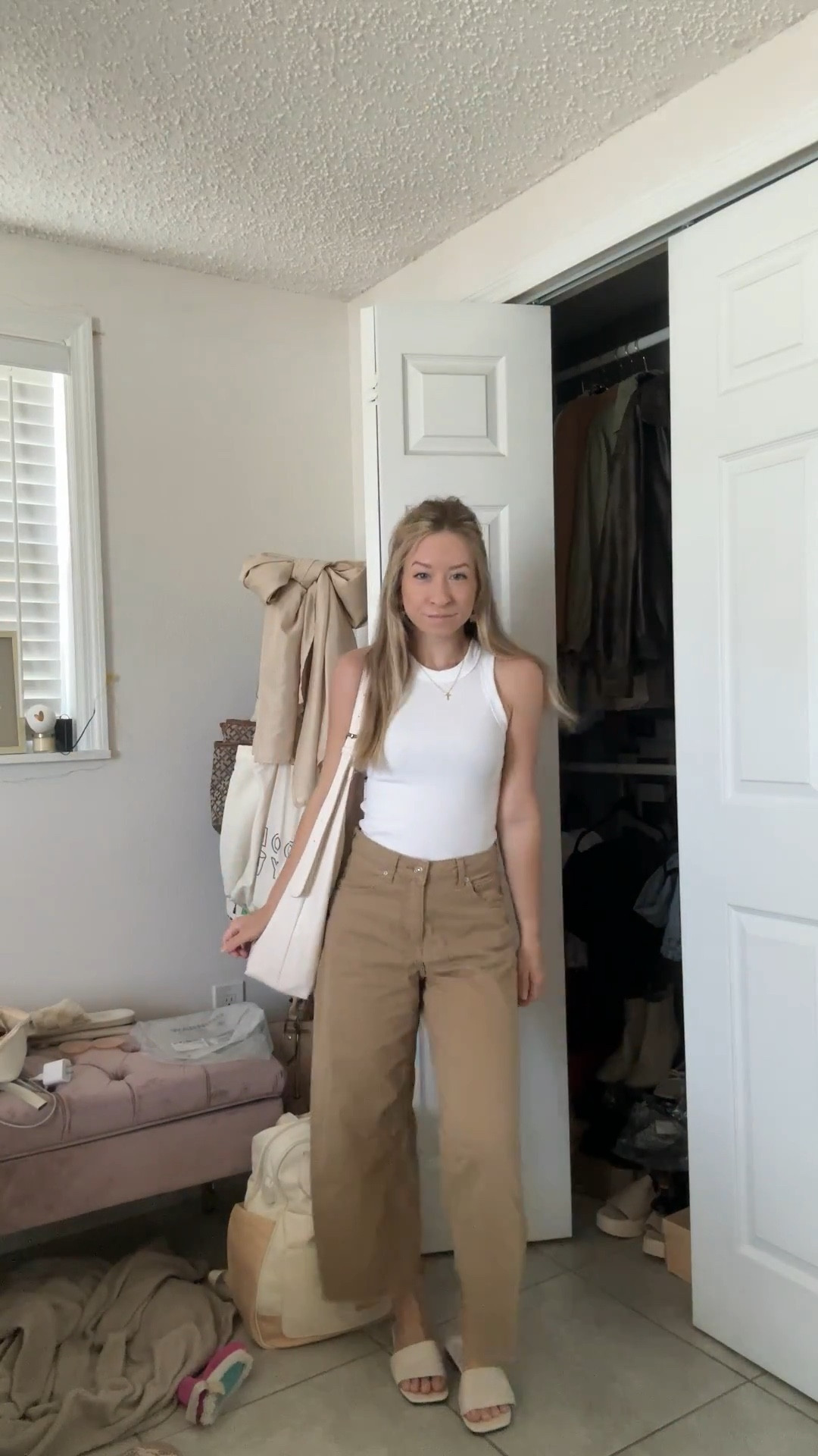 Casual khaki cropped barrel jeans outfit🫶🏻

#LTKootd
