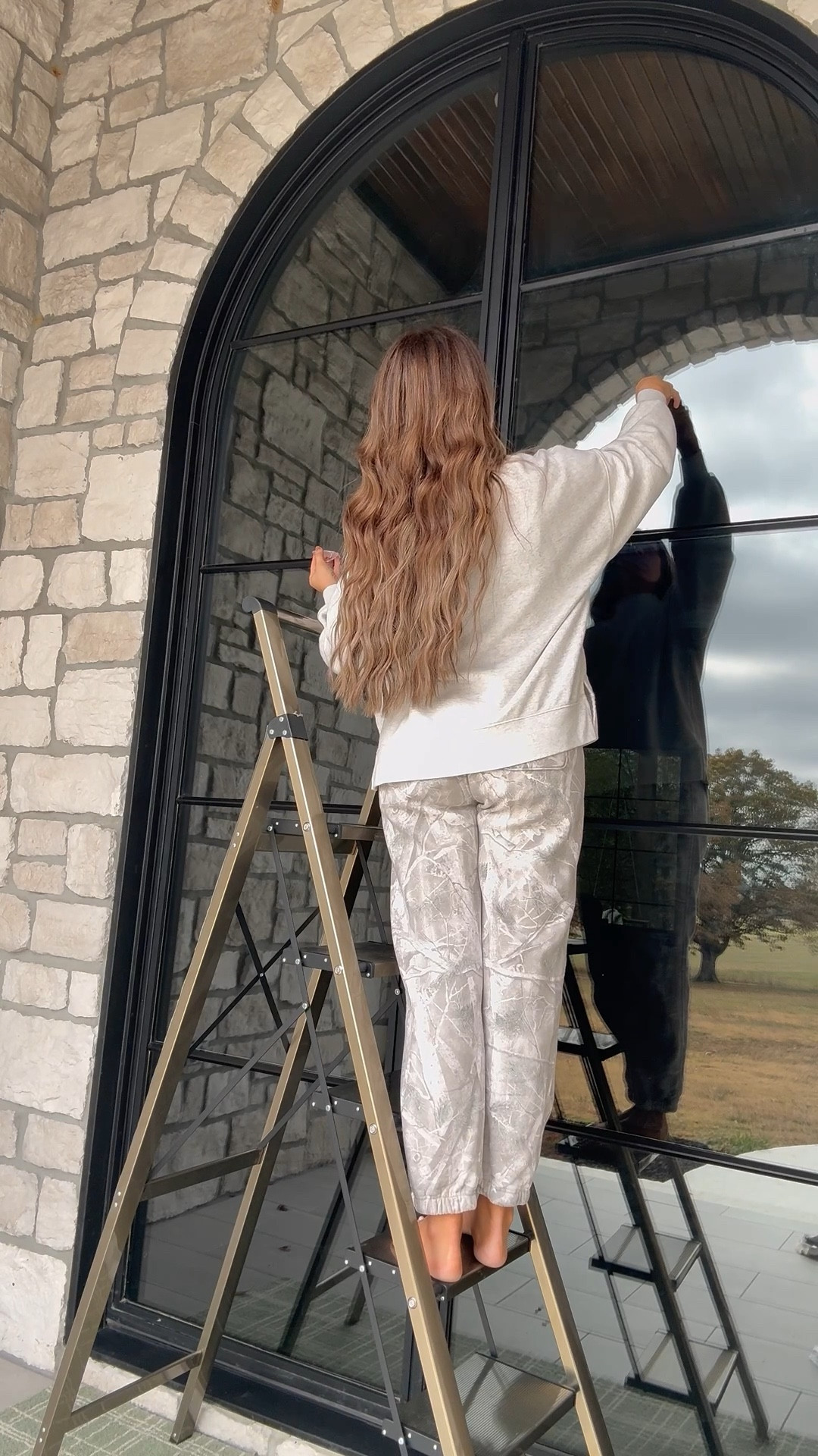 The best ladder for the ladies!!!! Light and pretty!!!! 