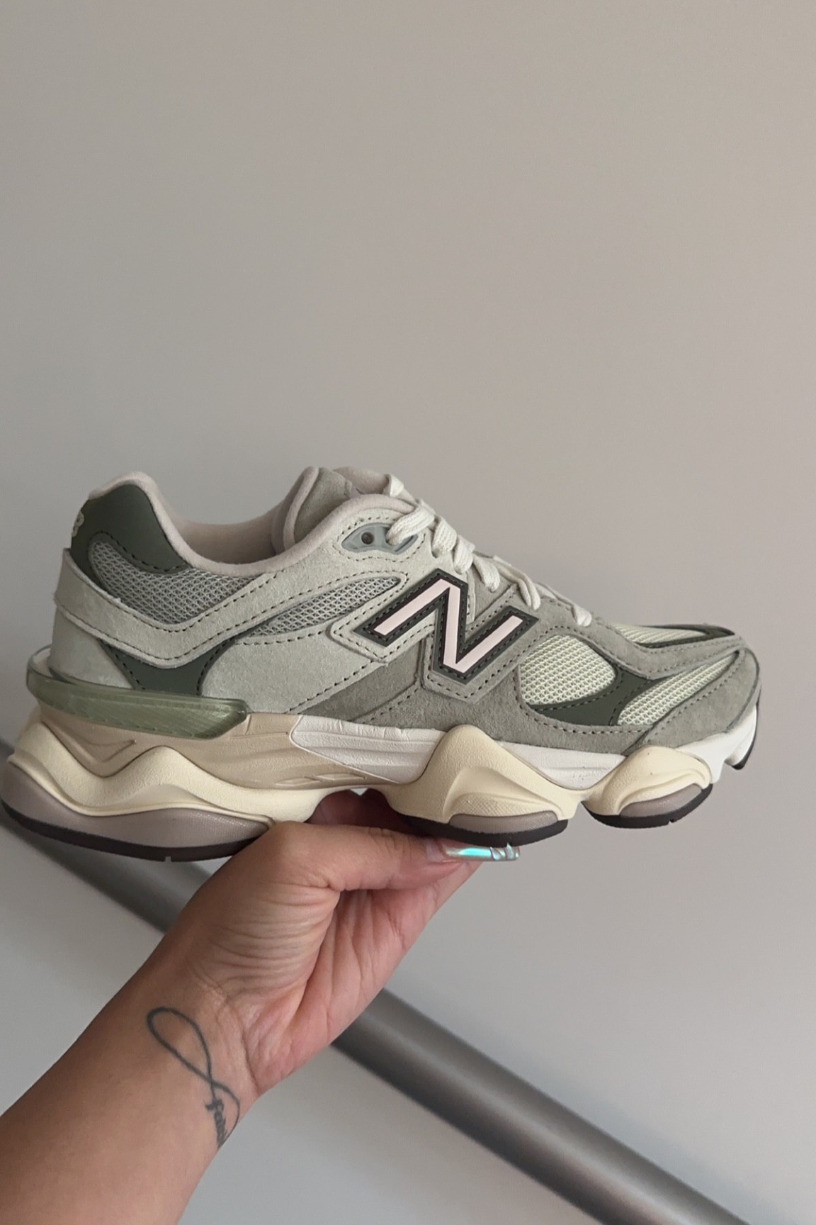 New shoes to add to the new balance collection 🥰

#LTKGiftGuide #LTKU #LTKActive