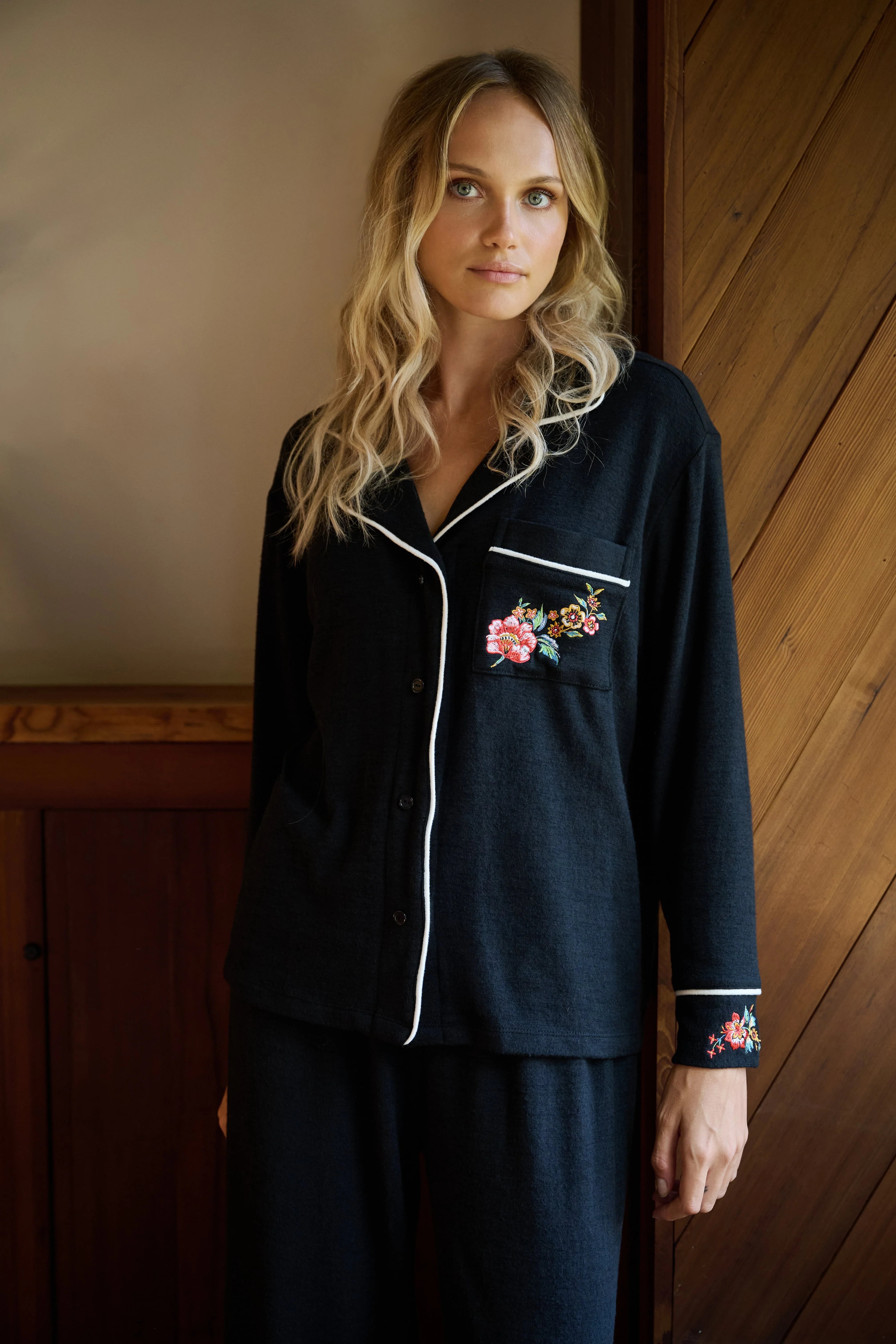 Wela Pajama Magnetic Shirt in Black | Hermoza
