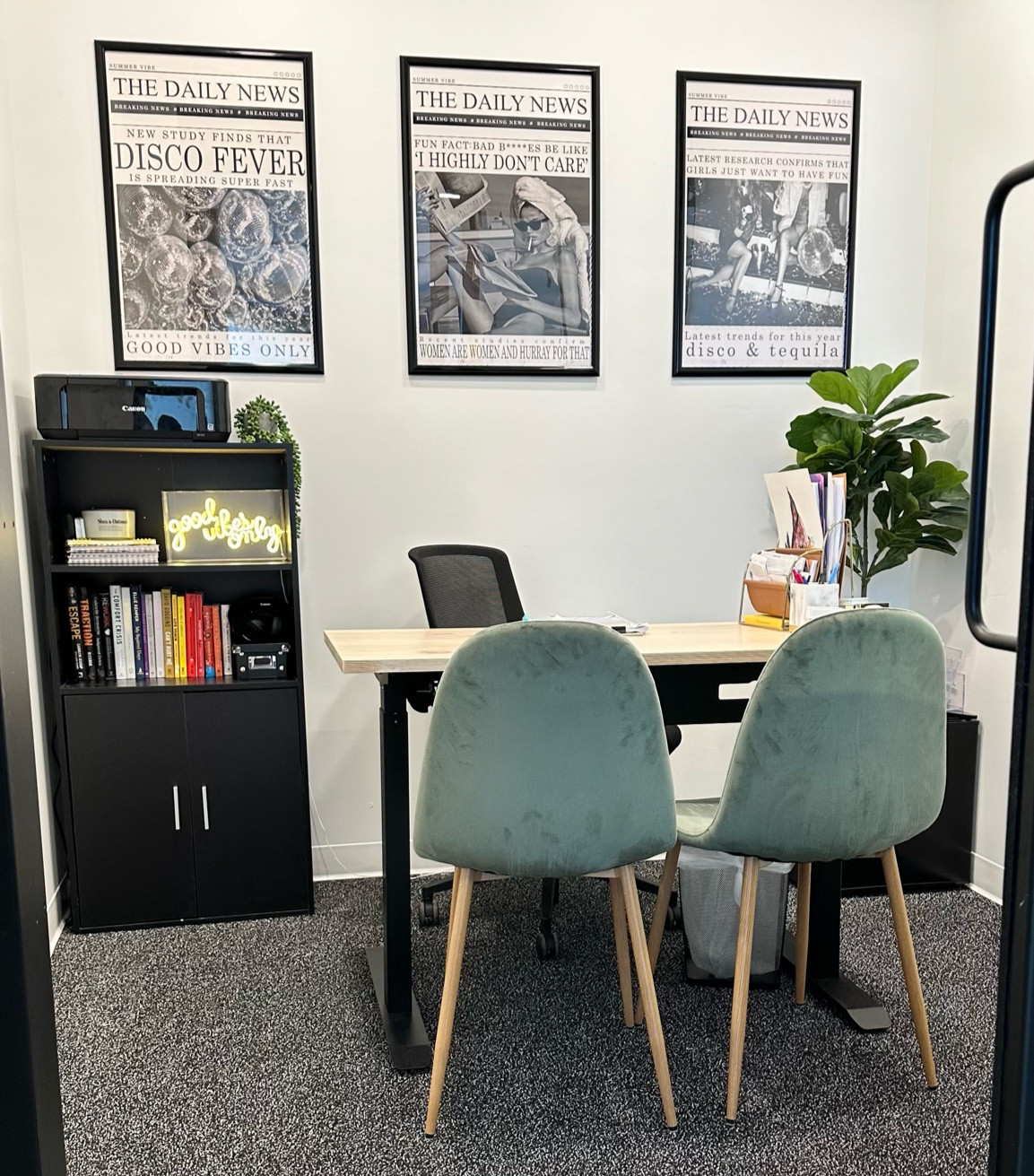 New modern vintage style offer decor


#LTKstyletip #LTKworkwear #LTKMostLoved