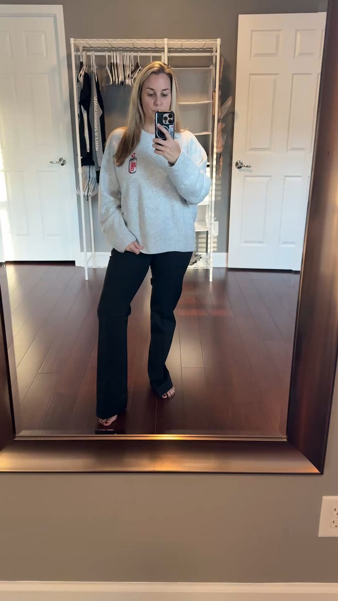 Everyday black pants and the cutest Diet Coke sweater from Abercrombie!



#LTKSeasonal