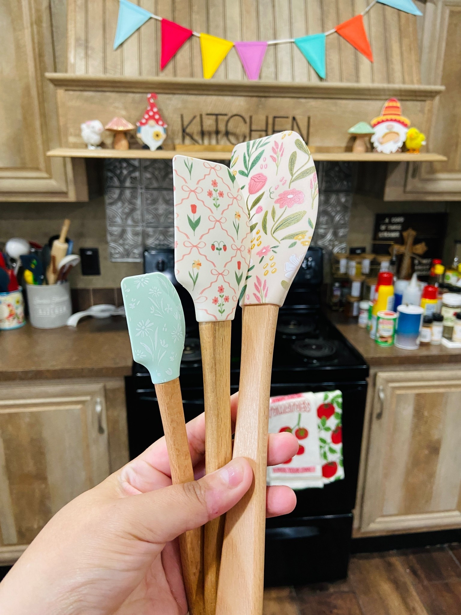 How pretty are these spatulas from Target? 🌷🐝🌸🌻☁️☀️

#LTKfoodie #LTKdayinmylife #LTKHome