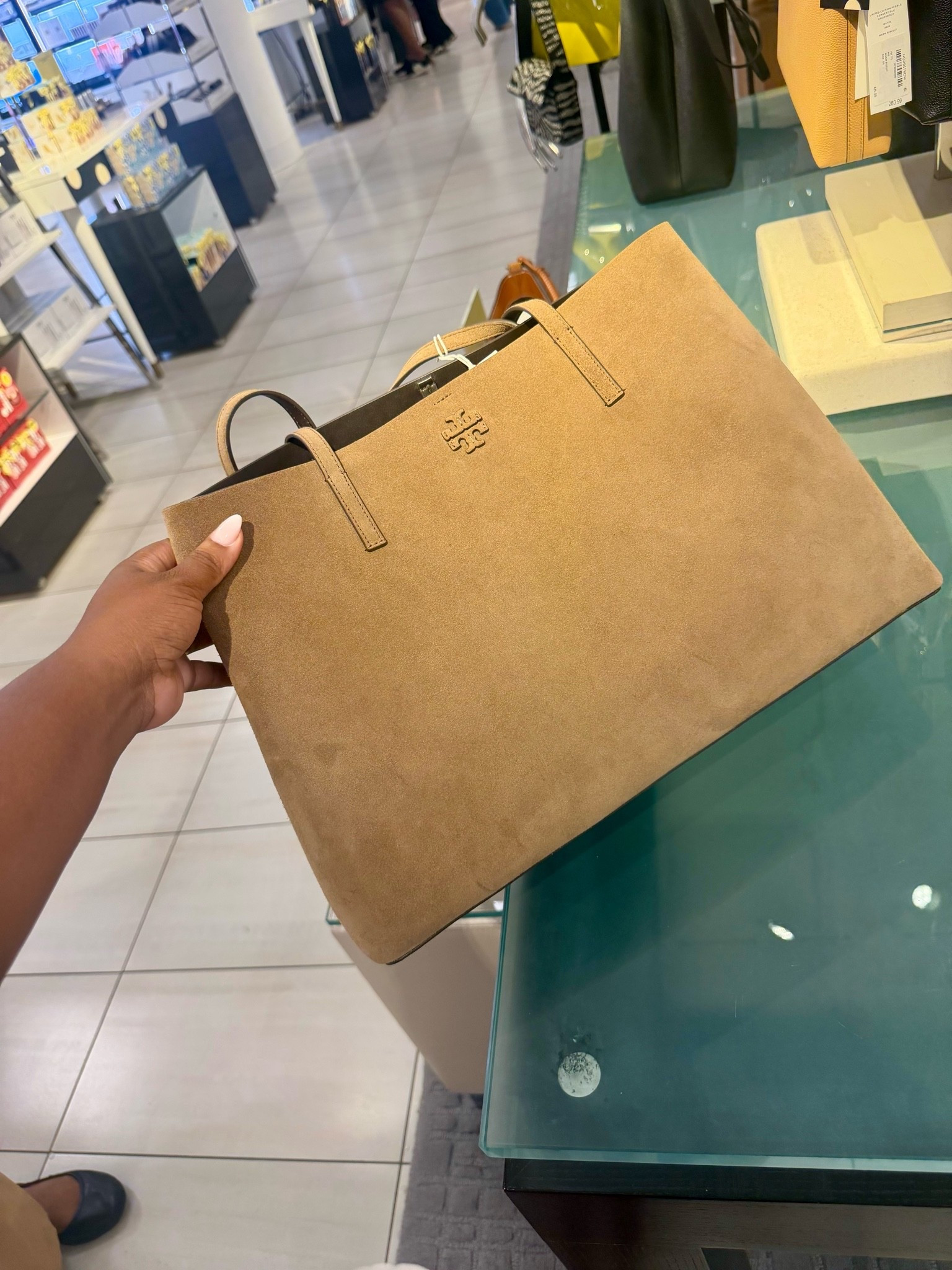 Love this tote from Tory! Limited edition & on sale at Nordstrom 👏🏾

#LTKootd #LTKSaleAlert #LTKMidsize