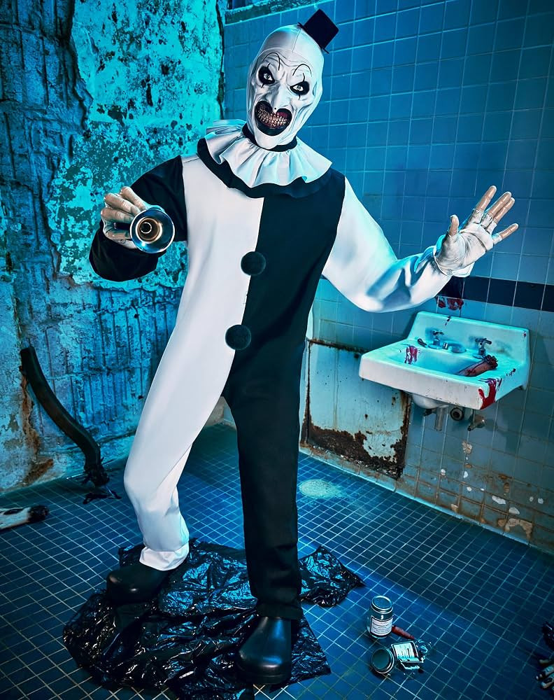 Spirit Halloween 6 Ft 2 In Art the Clown Animatronic - Terrifier, Multicolor | Amazon (US)