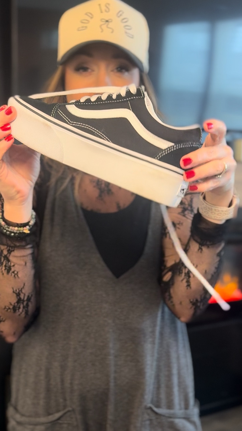 I love a classic with a little lift. #vans #oldschool #womensshoes 

#LTKootd