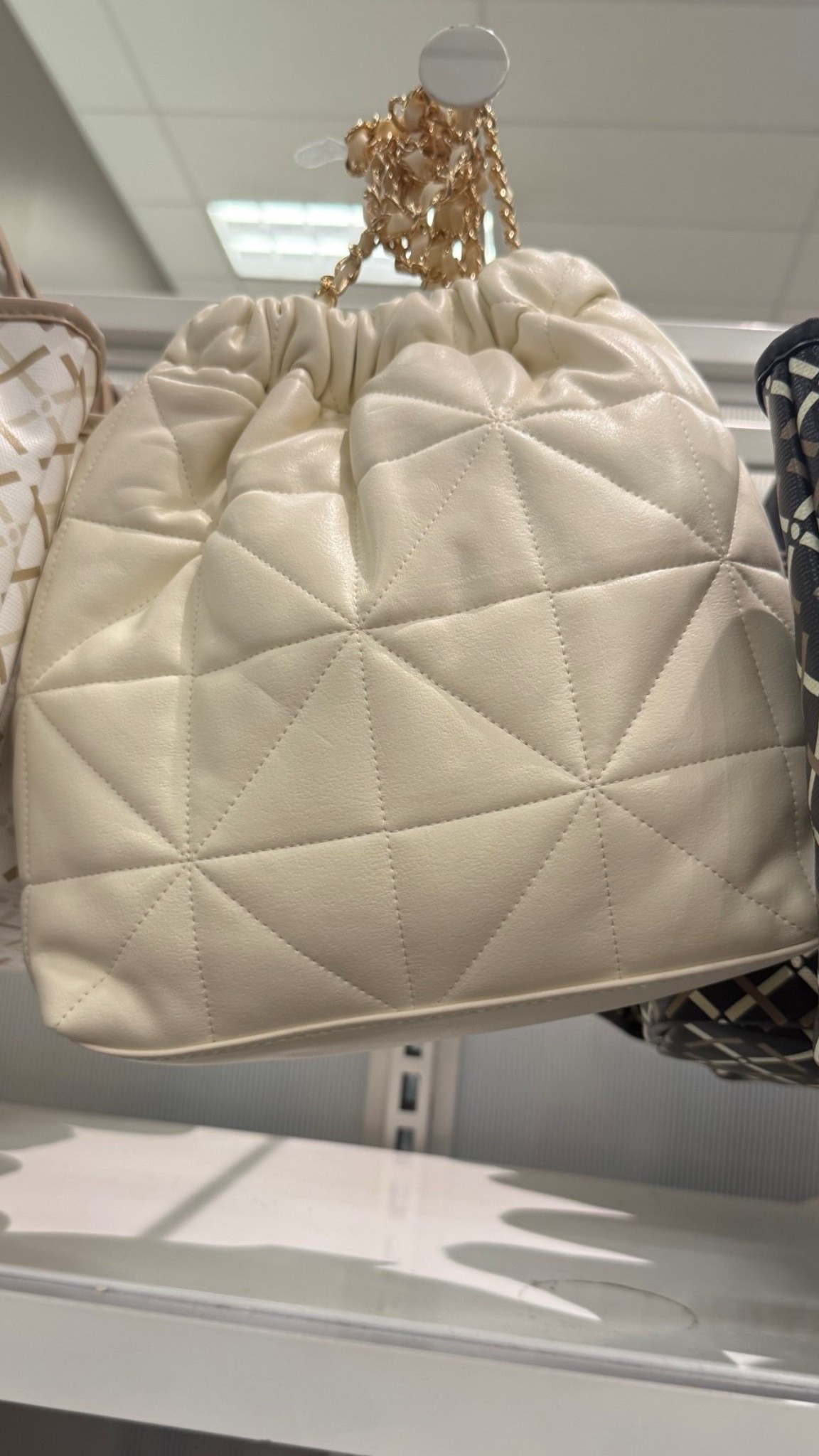 Rouched chain crossbody bag white black brown Handbag tote purse

#LTKItBag #LTKSaleAlert #LTKFindsUnder50