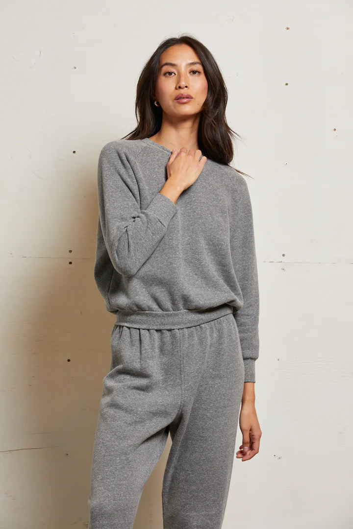 Lennon Fleece Long Sleeve Sweatshirt - Dark Heather Grey | Perfect White Tee | Ama La Vita