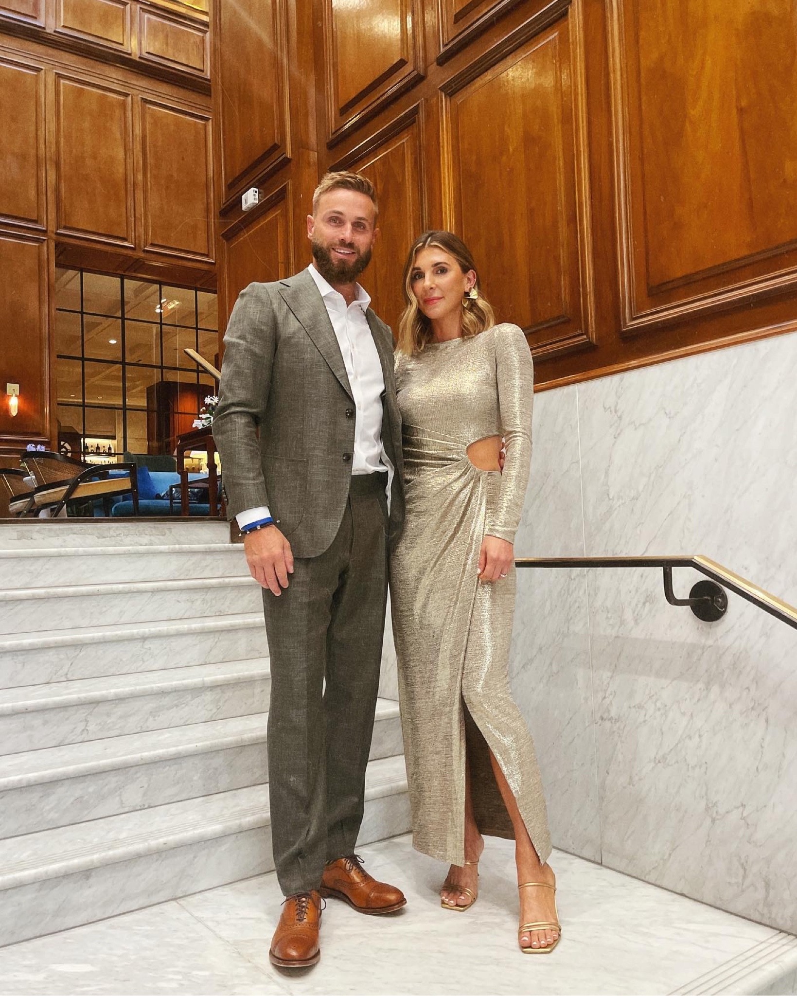 My favorite dress from the ltkcon! It's perfect for the holidays or a fall/winter wedding, wearing size small 

#LTKCon