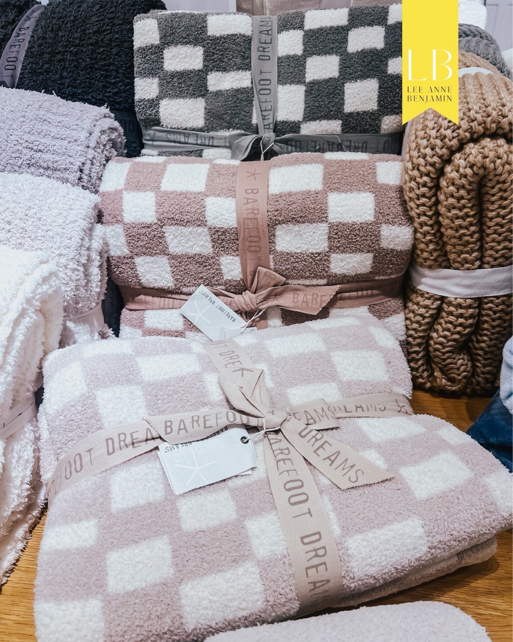 NSALE PREVIEW! All of the coziest Barefoot Dreams blankets will be on deal 🤩

#LTKHome #LTKFindsUnder50 #LTKSaleAlert