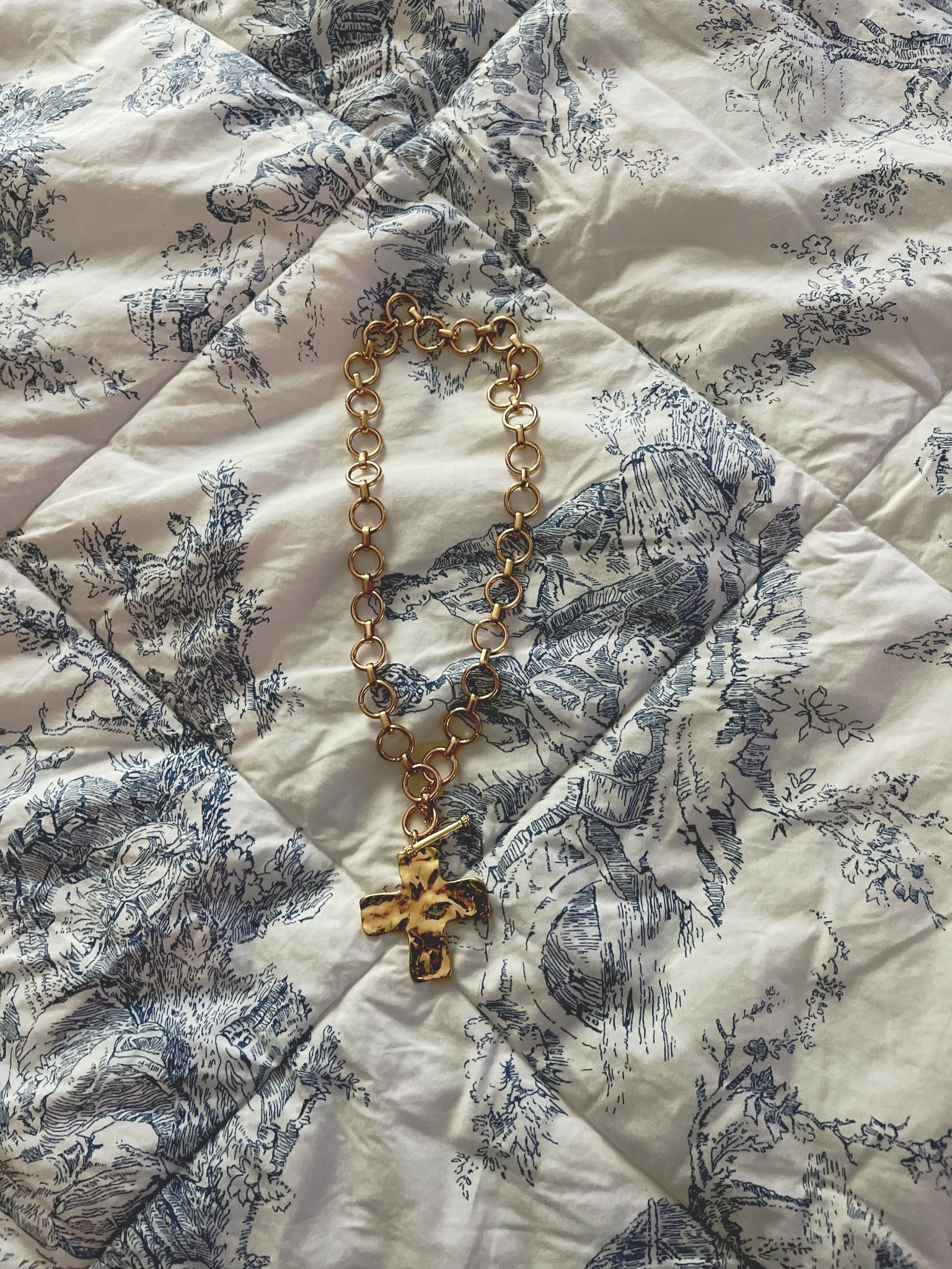 Statement necklace with gold cross! Honestly such great quality for the price! Such a great Shein find!

#LTKFindsUnder100 #LTKSaleAlert #LTKFindsUnder50