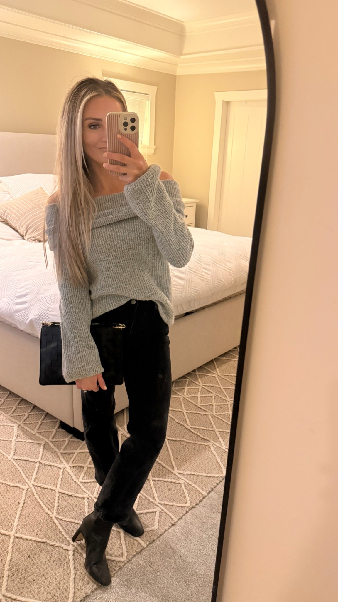 Date night outfit! ♥️

Here’s my favourite cross body bag with a detachable strap. Perfect size and dresses up & down  



#LTKbag #LTKcanada #LTKdatenight