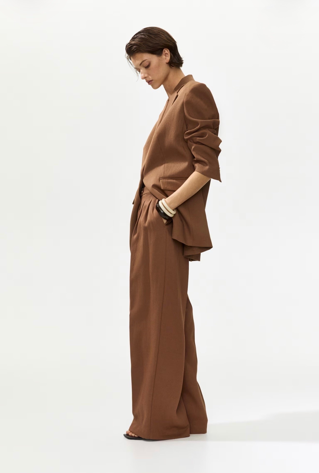 work outfits

WIDE-LEG DRESS PANTS
#workwear #summer #office #outfit

#LTKSeasonal #LTKOver40 #LTKWorkwear