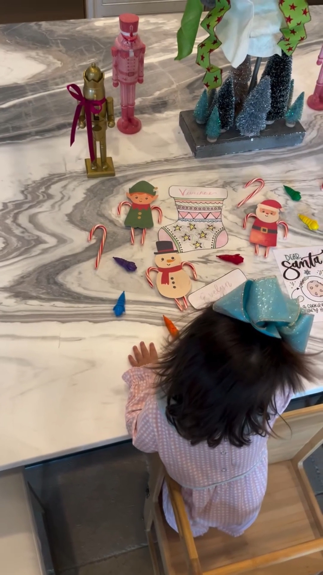 Crafting for Santa made the sweetest memories this past year 🤍Thank you @the.lettervee for making holiday traditions so easy ✨
•
•
•

#ad #gifted #ChristmasTraditions #MomOfTwo #HolidayMagic #thelettervee

#LTKmomlife #LTKKids