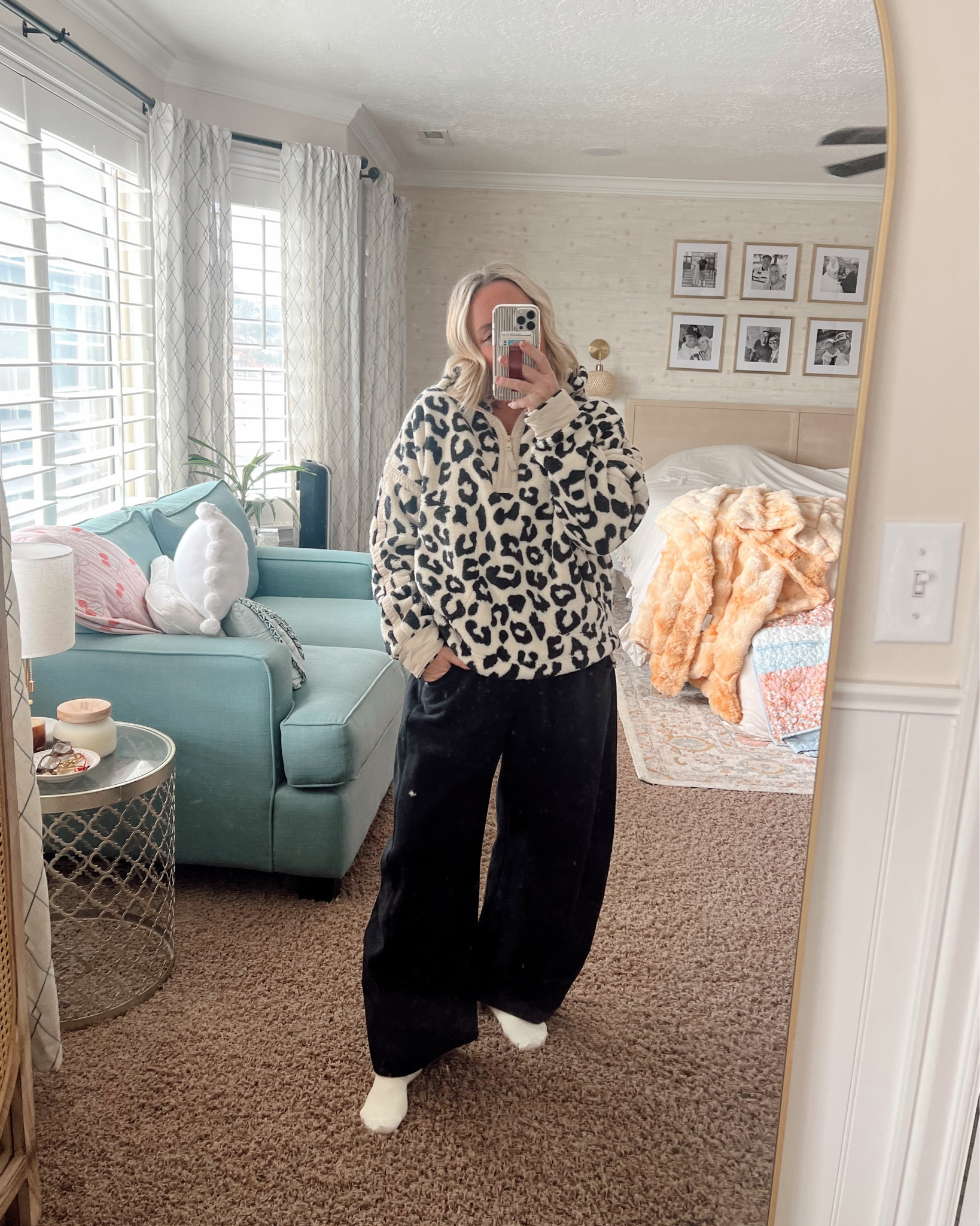 🐆fleece dupe + black barrel sweats = the coziest work from home wear!
.
#leopardfleece #leopardsweatshirt #fpinspired #everydaycasual #comfycasual #errandrunningootd #momlife

#LTKootd #LTKMidsize #LTKOver40